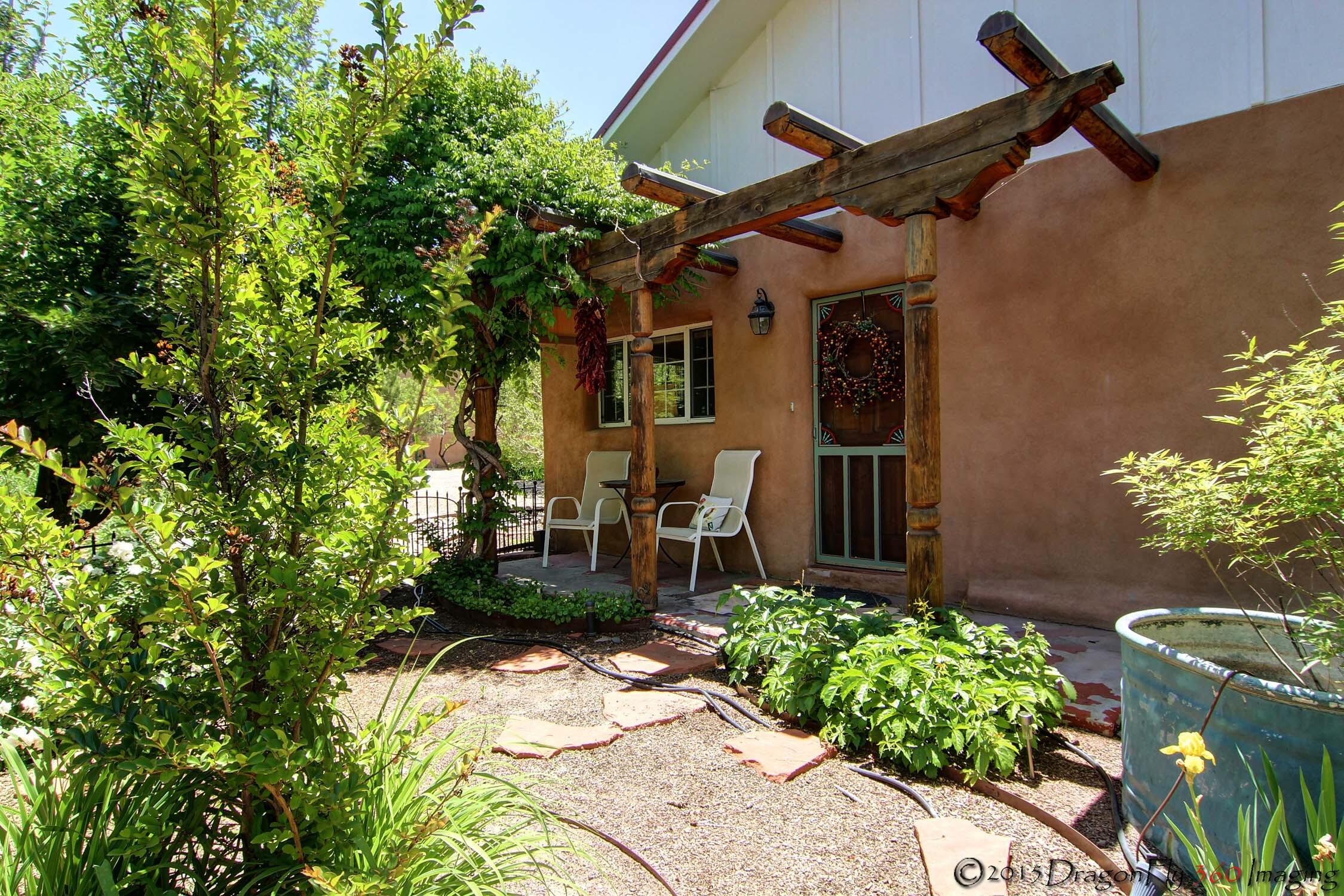 Photo 3 — 1854 Griegos Road NW