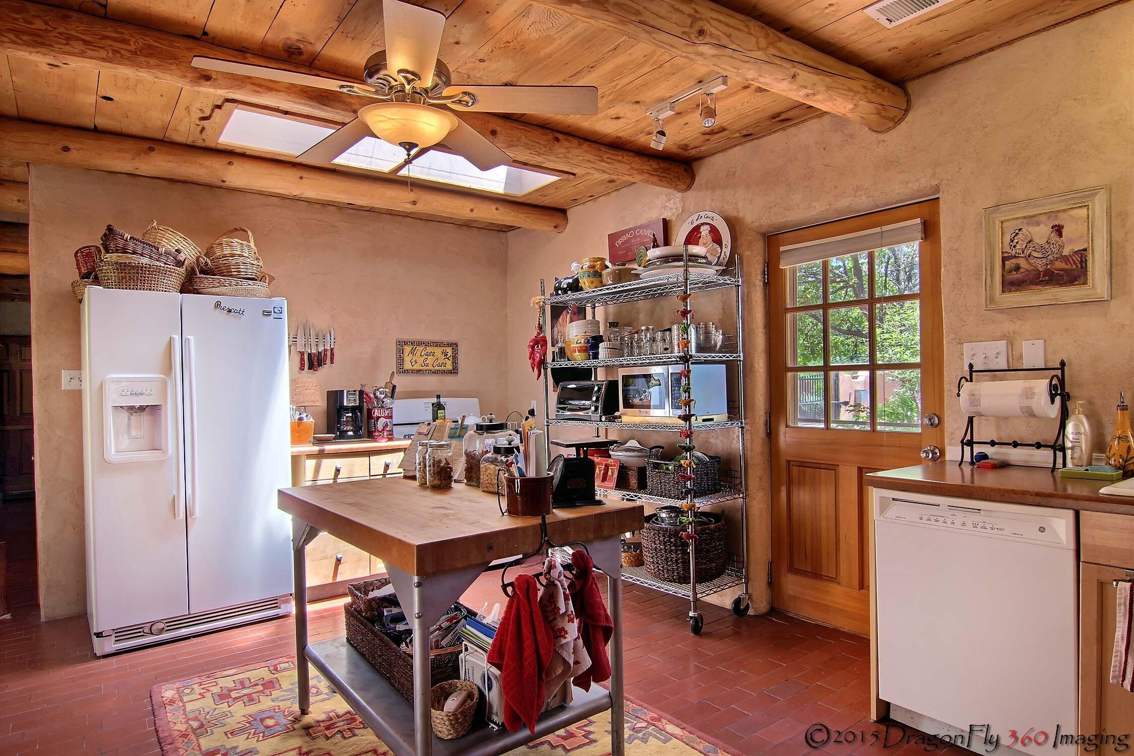 Photo 8 — 1854 Griegos Road NW