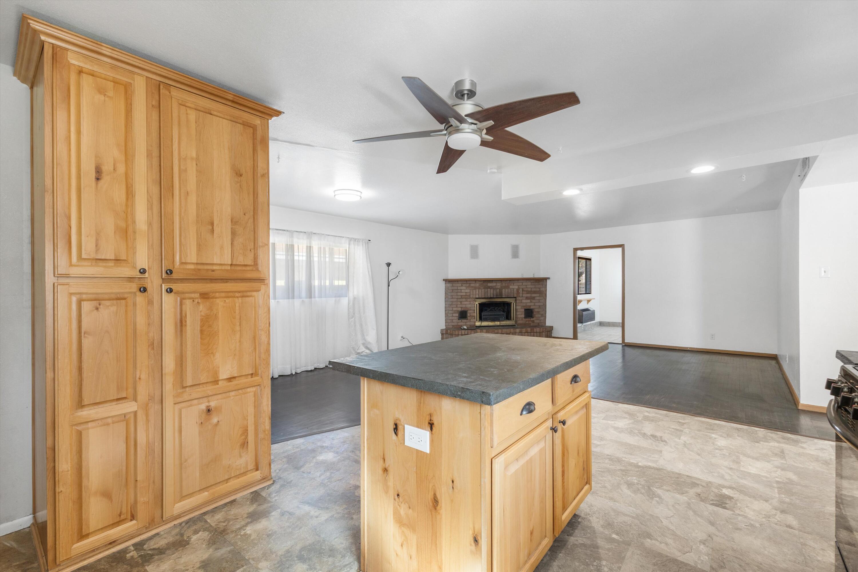 Photo 10 — 3833 Goodrich Avenue NE