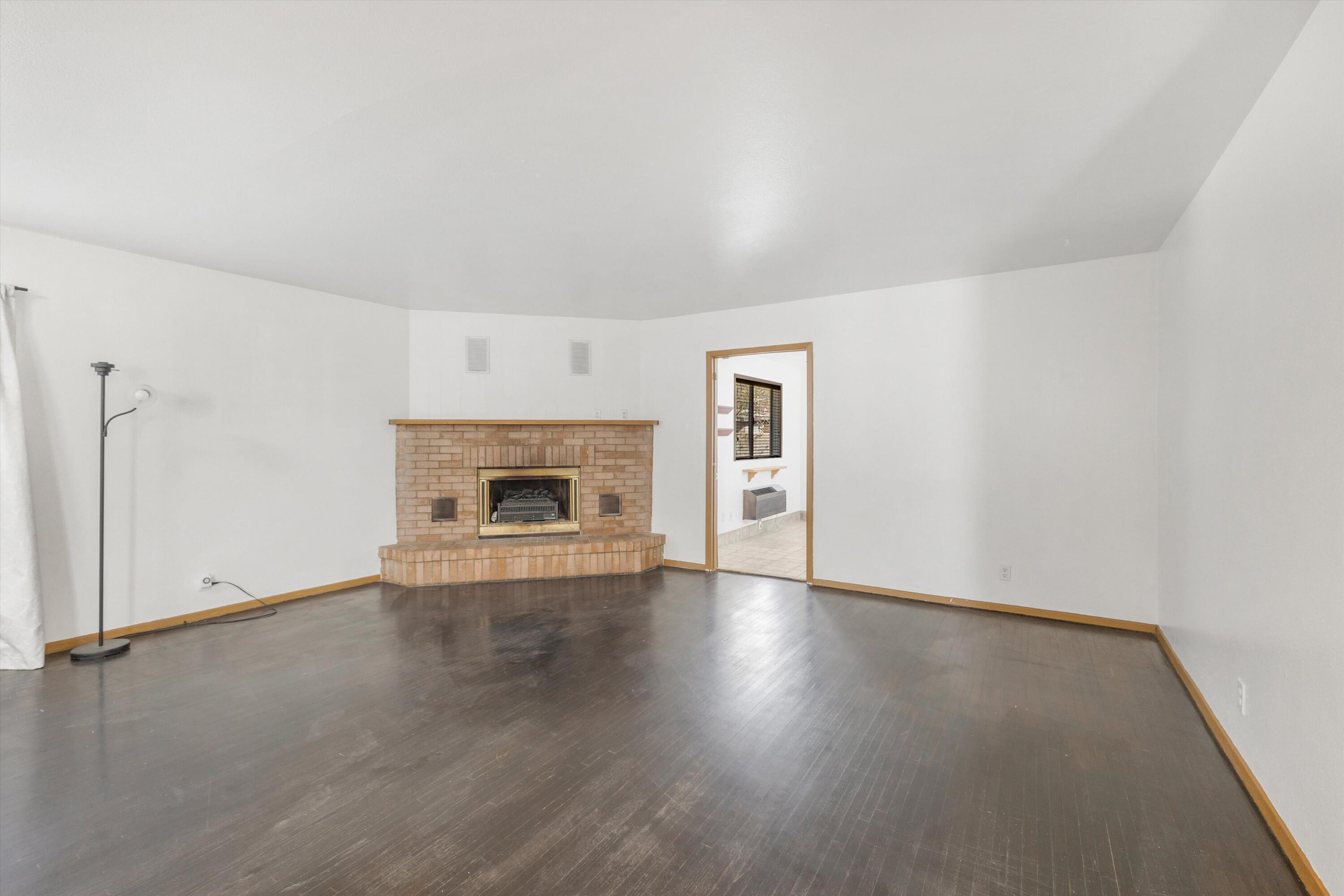 Photo 12 — 3833 Goodrich Avenue NE