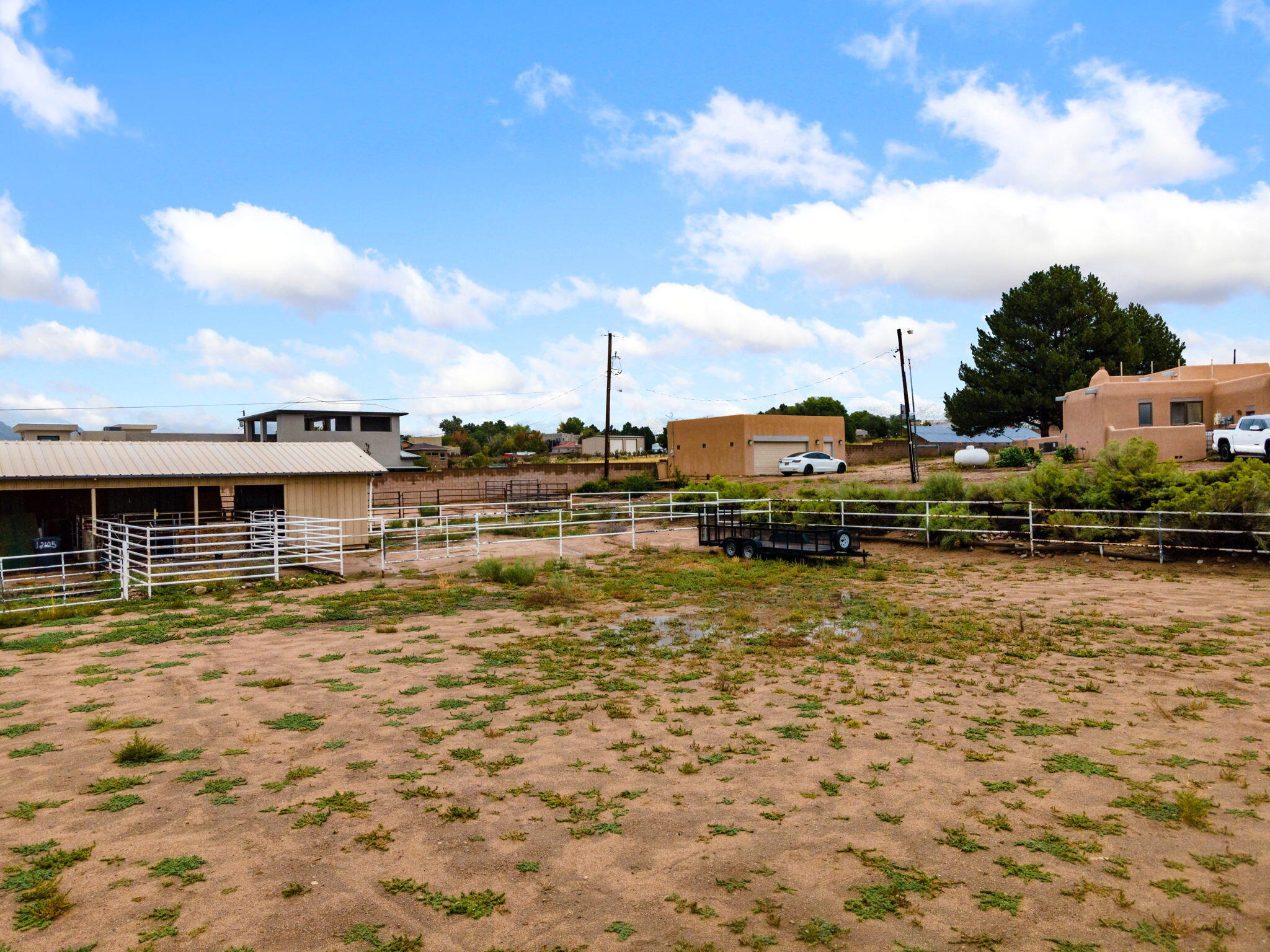 Photo 11 — 12101 San Rafael Avenue NE