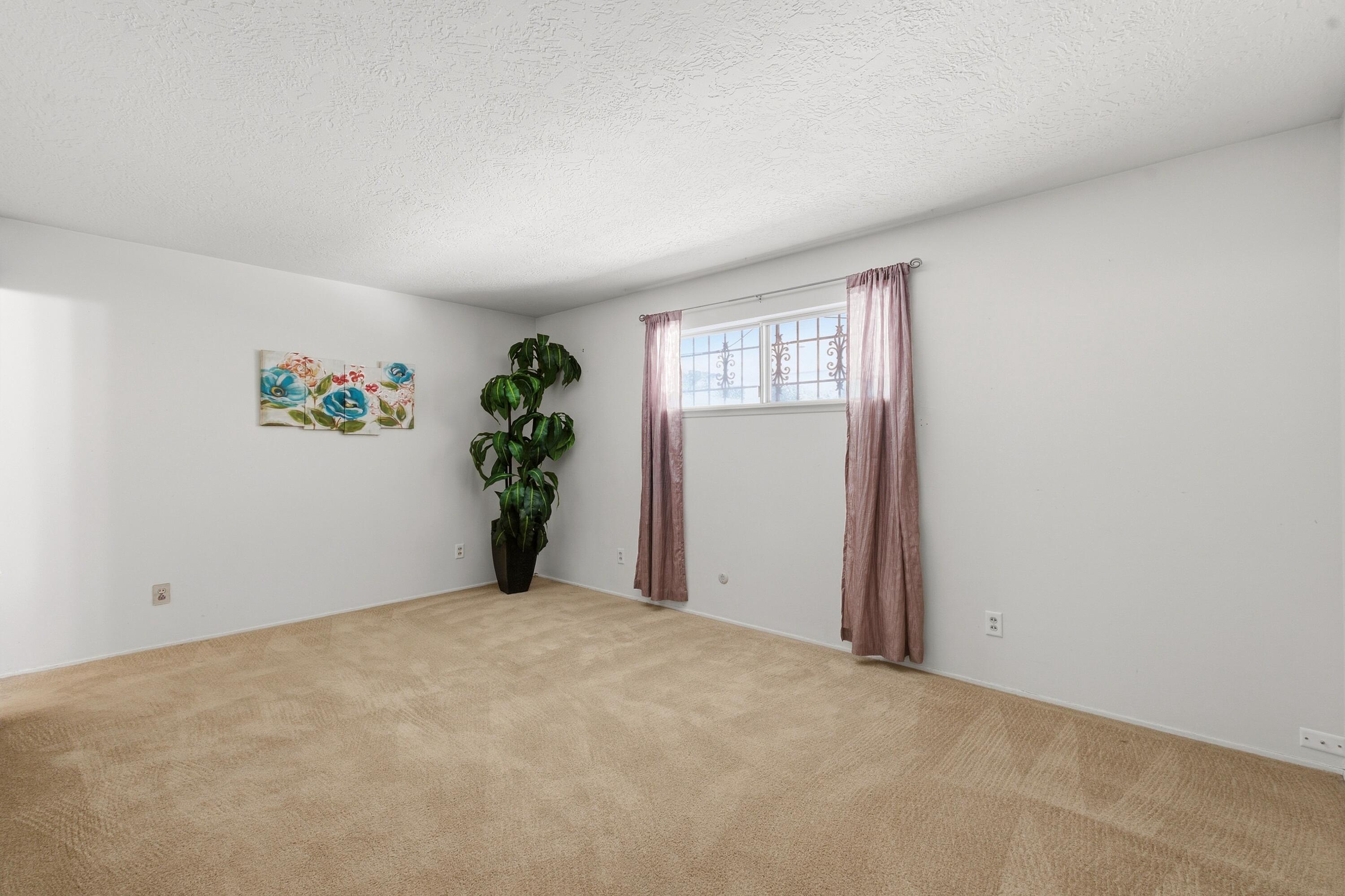 Photo 18 — 10428 Santa Susana Road NE