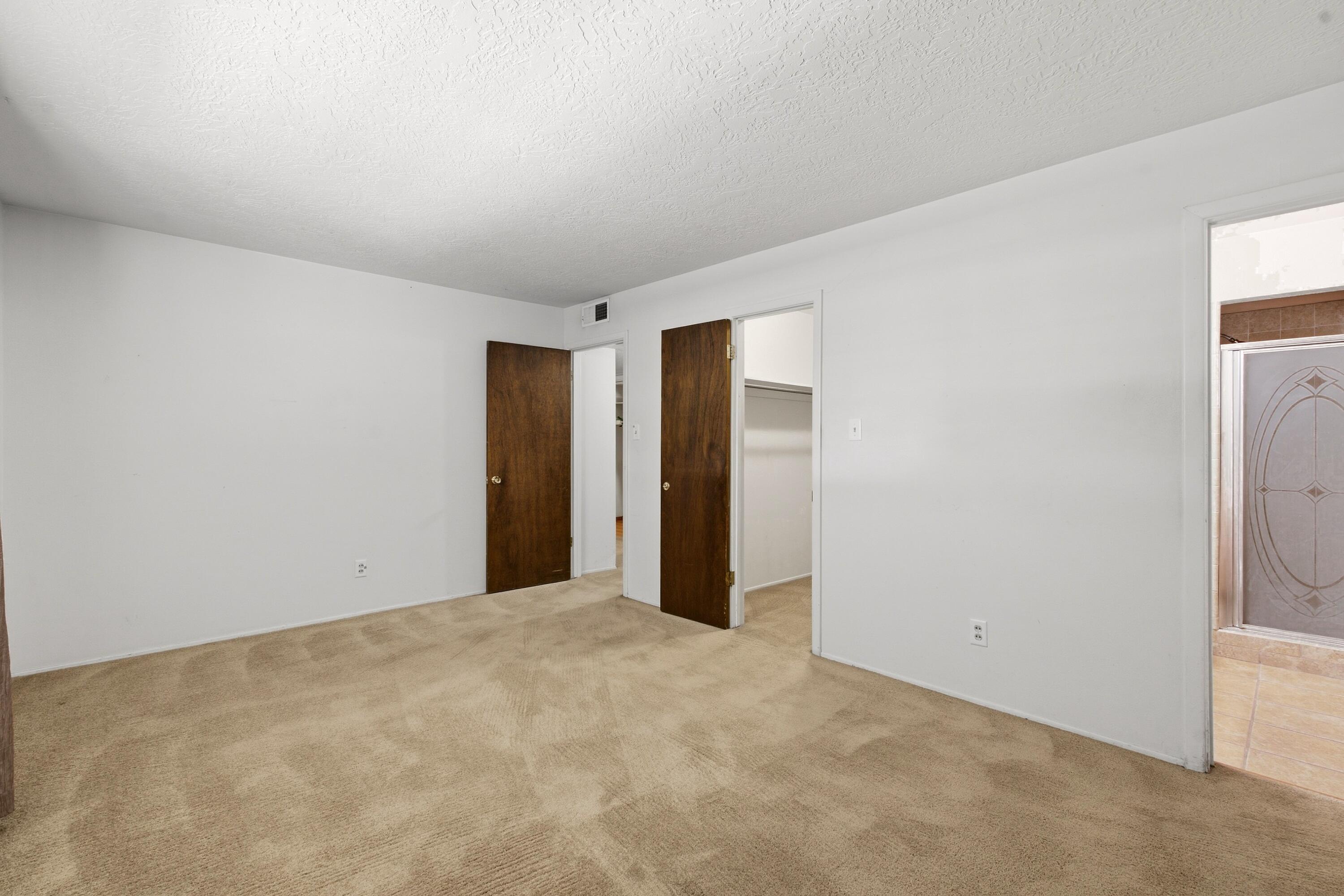 Photo 17 — 10428 Santa Susana Road NE