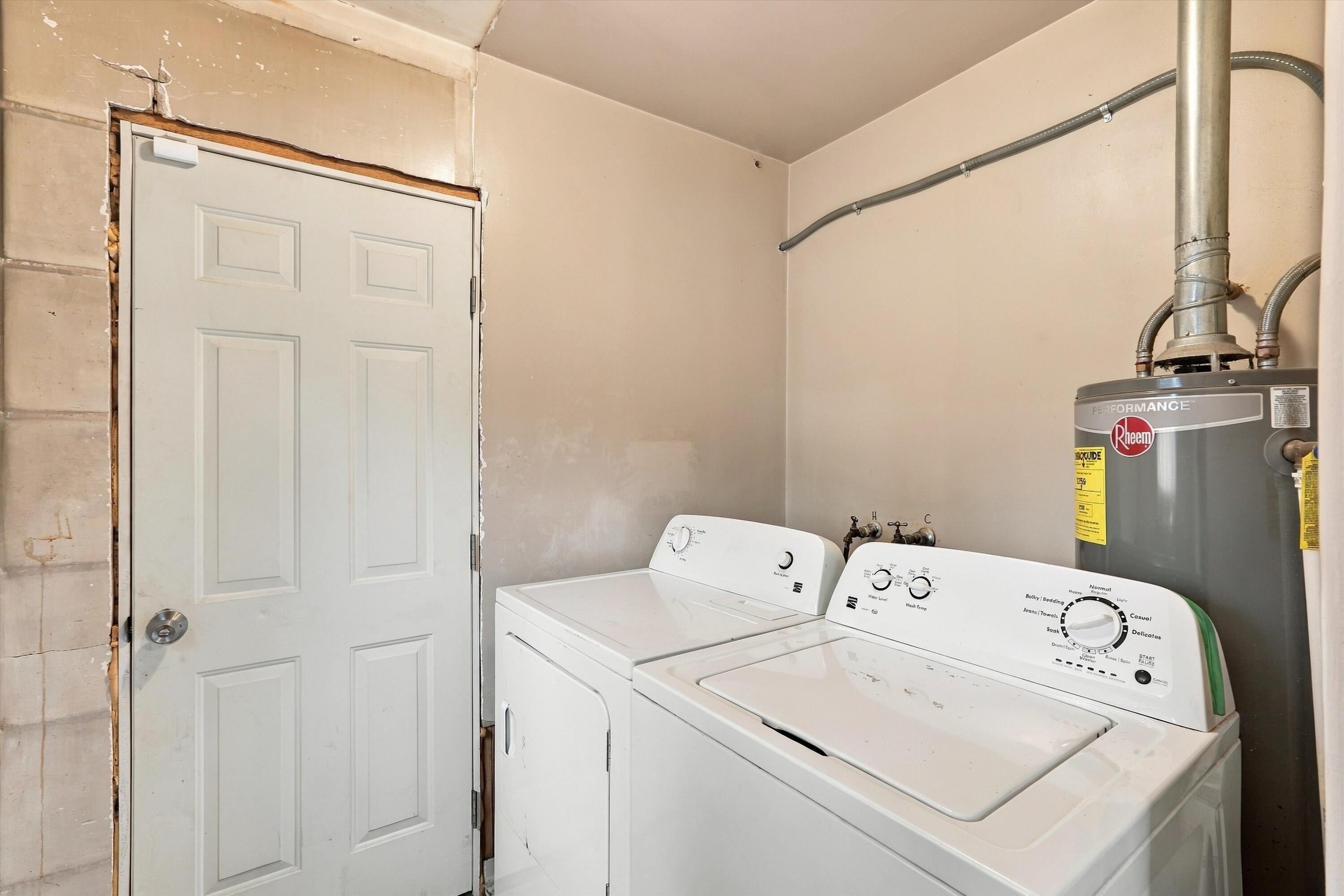 Photo 13 — 2734 San Rafael Avenue SE
