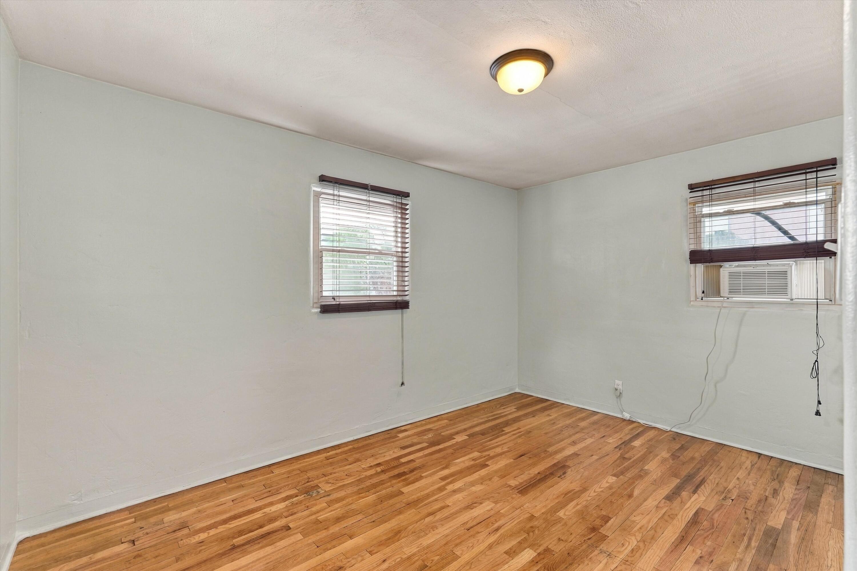 Photo 12 — 2734 San Rafael Avenue SE