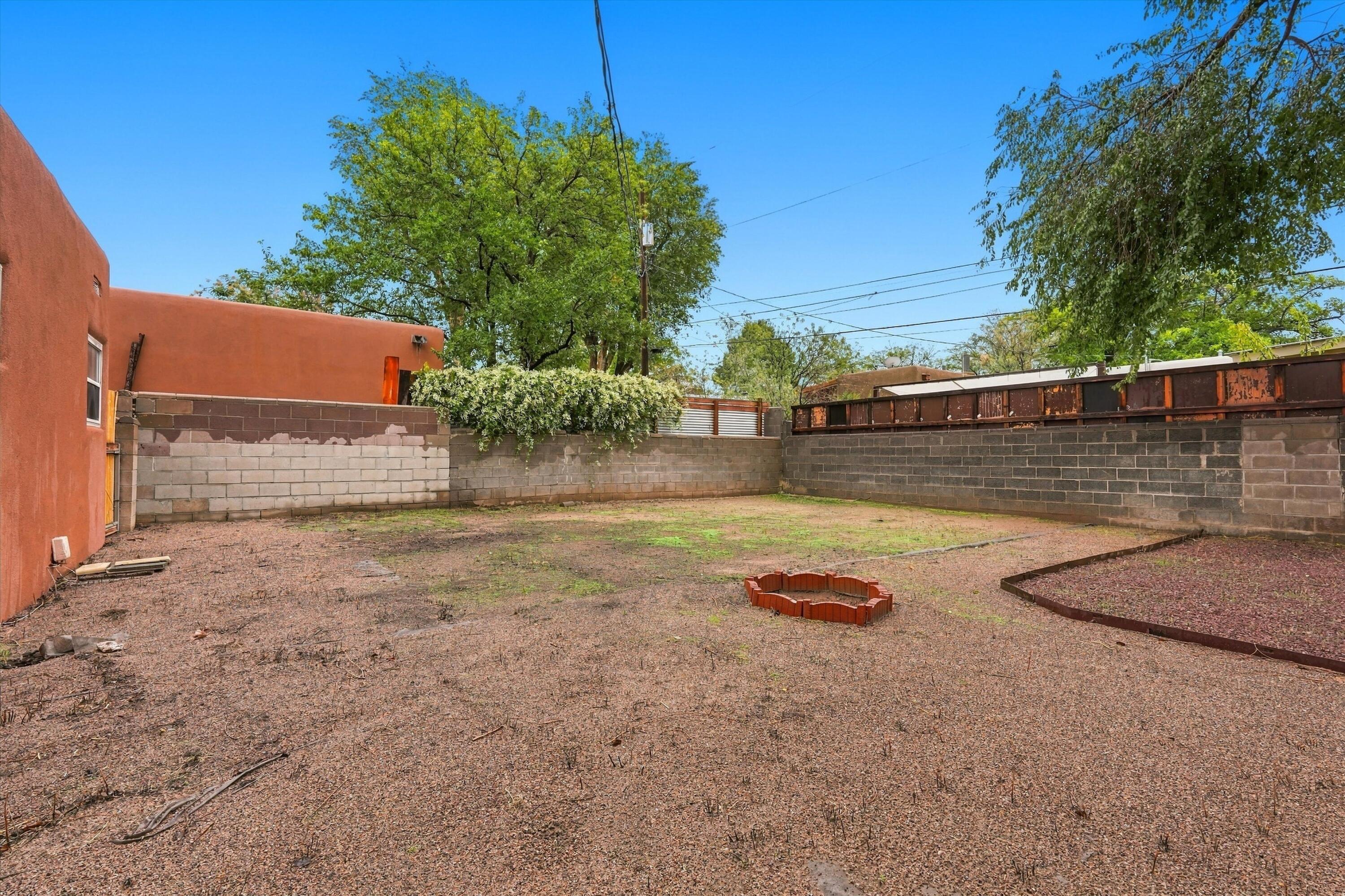 Photo 7 — 2734 San Rafael Avenue SE