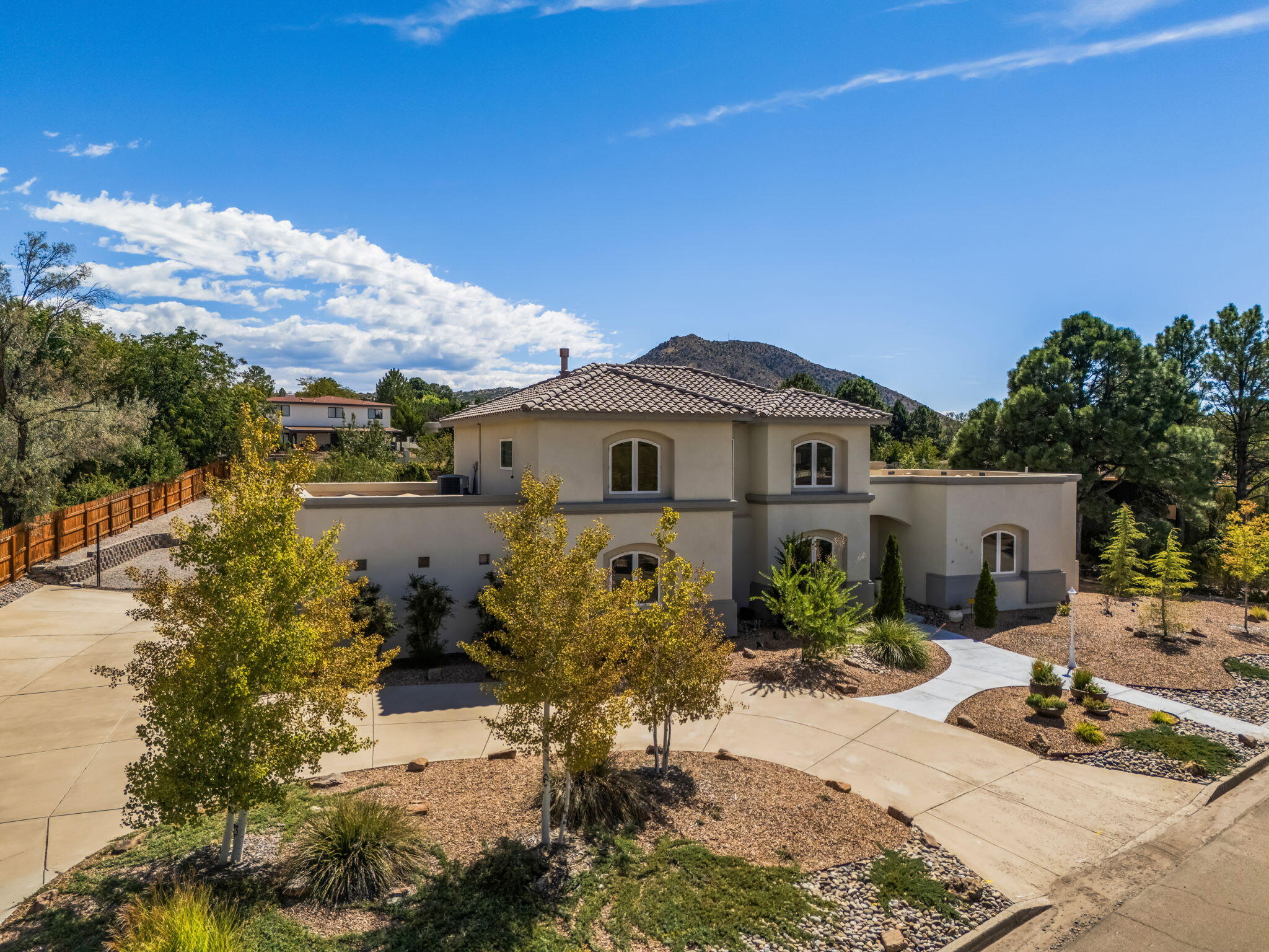 Photo 11 — 1408 Soplo Road SE