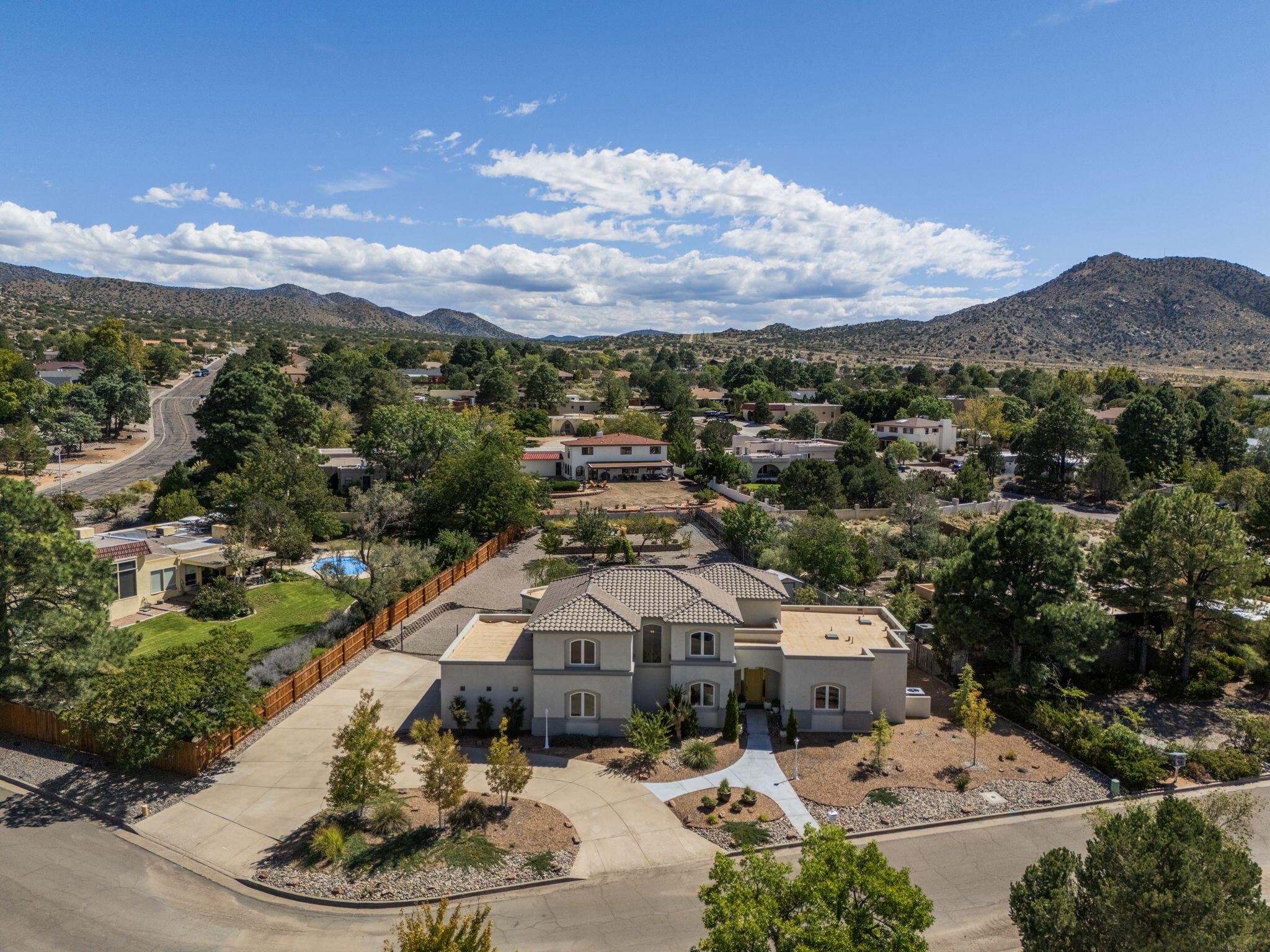 Photo 10 — 1408 Soplo Road SE