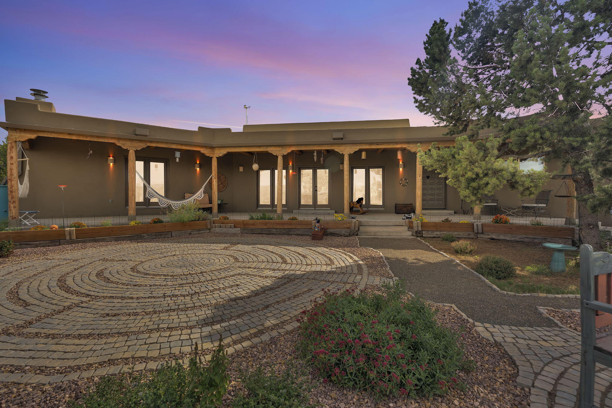 62 Anne Pickard Loop, Tijeras, NM 87059