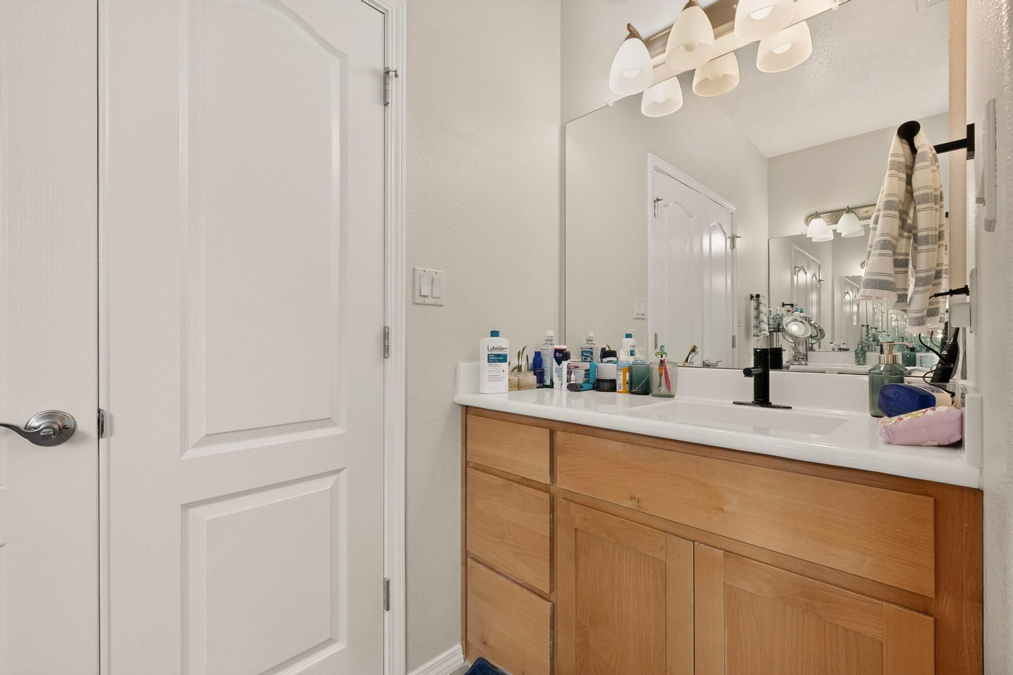 Photo 17 — 5823 Ermemin Avenue NW
