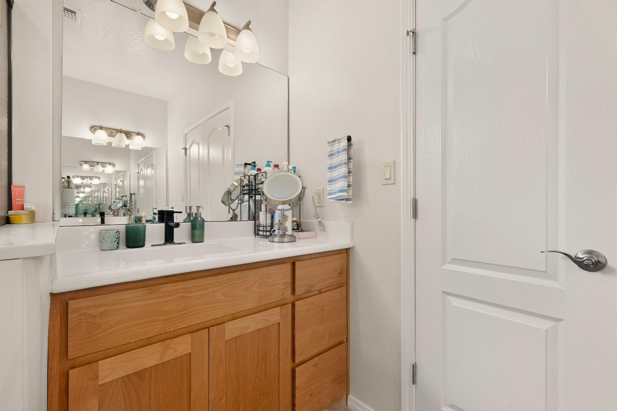 Photo 16 — 5823 Ermemin Avenue NW
