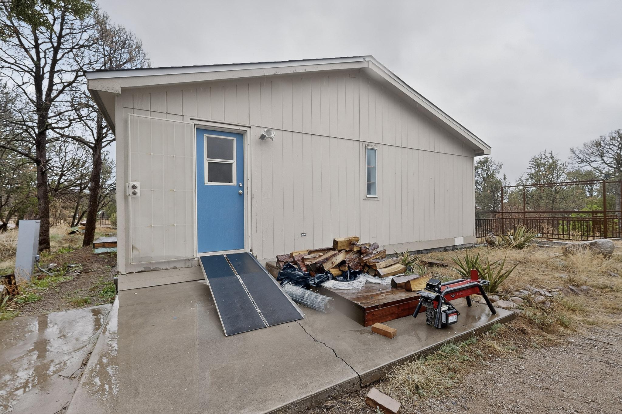 Photo 13 — 82 Jesse James Road