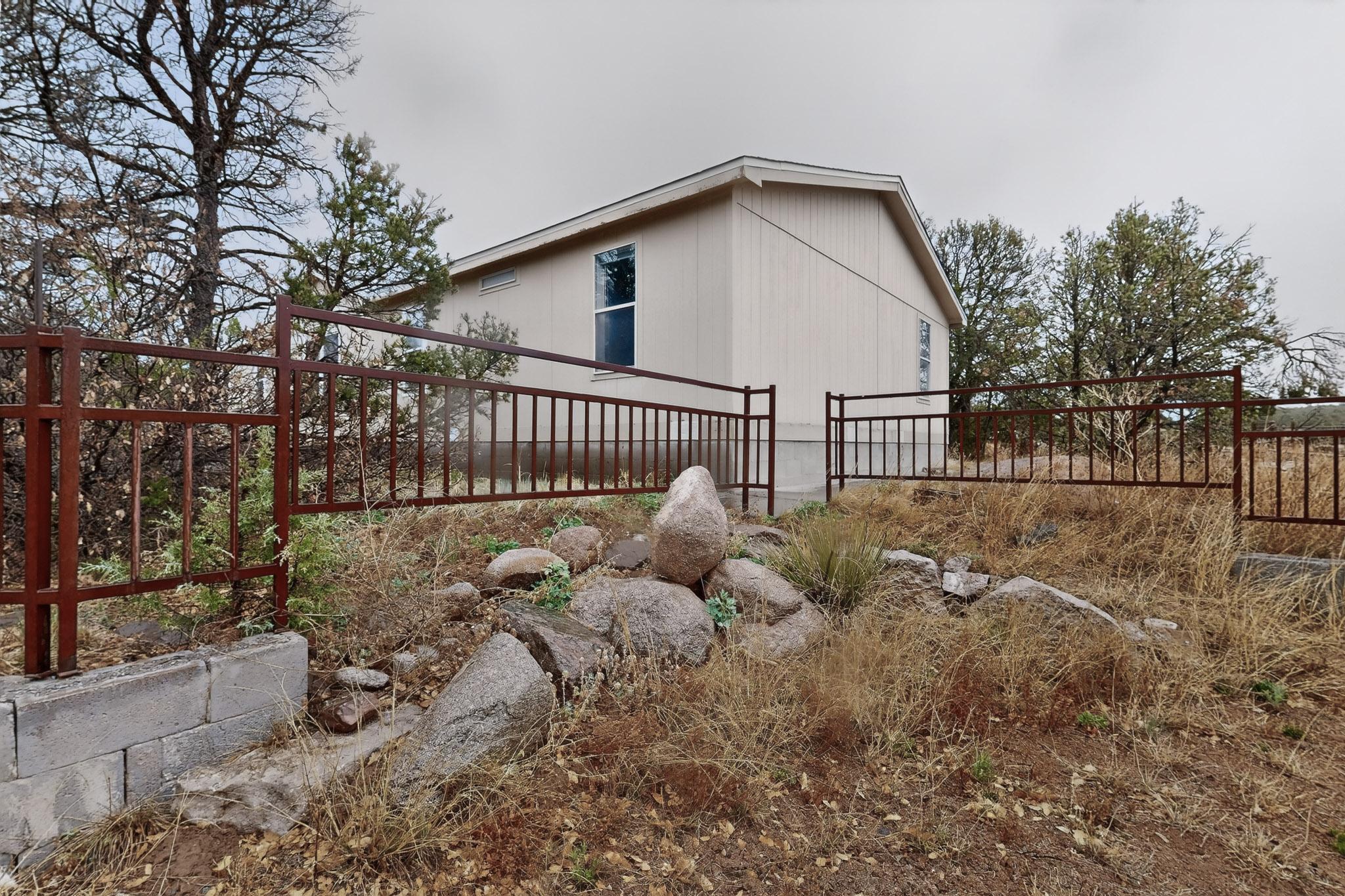 Photo 12 — 82 Jesse James Road