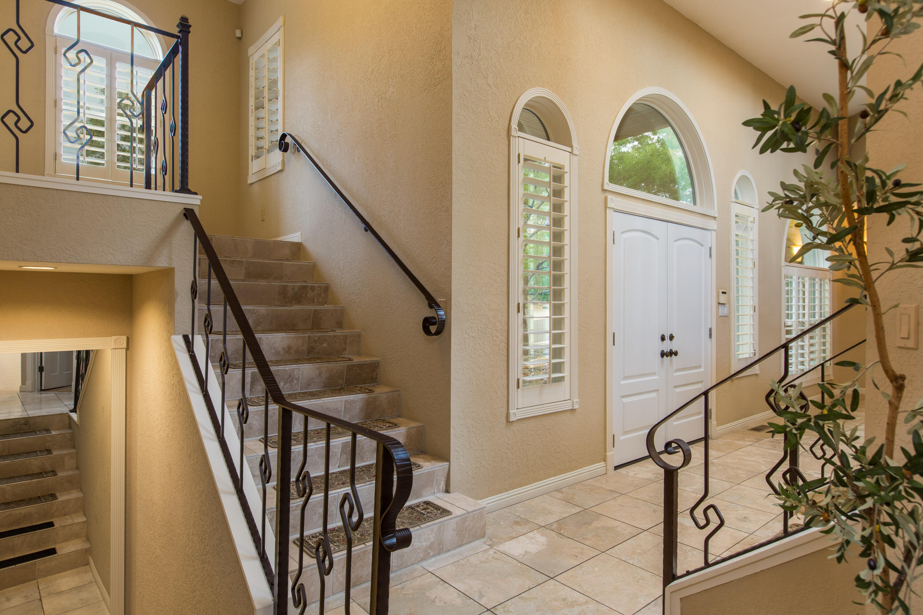 Photo 11 — 14016 Wind Mountain Road NE