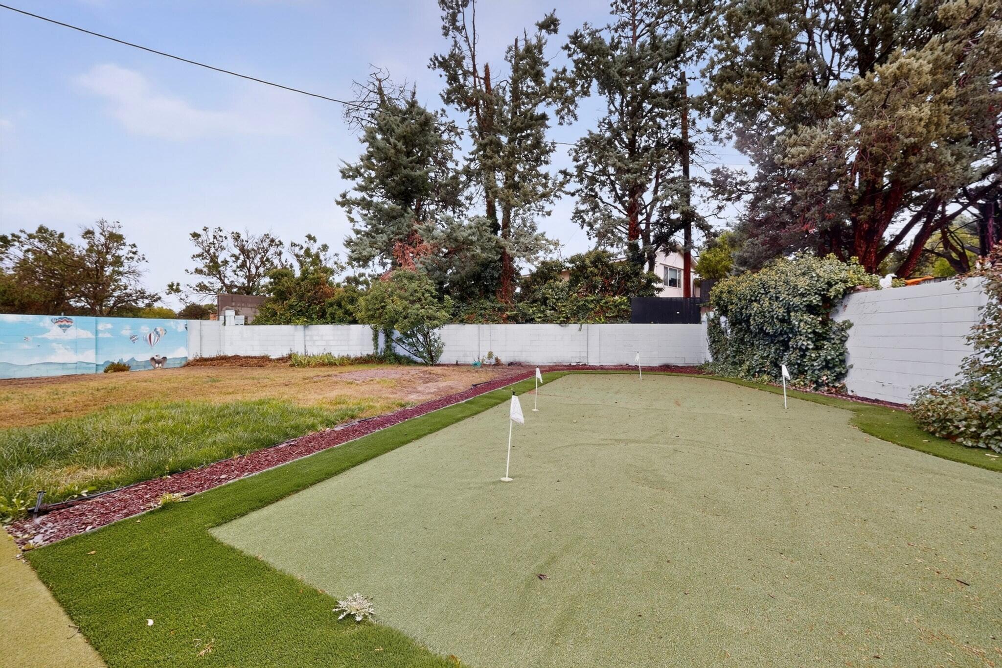 Photo 3 — 3418 Harwood Court NE