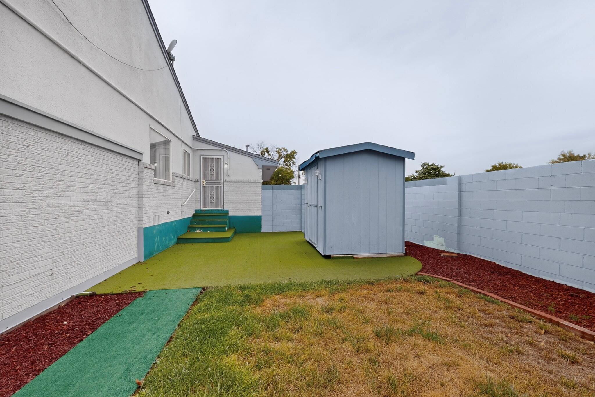 Photo 2 — 3418 Harwood Court NE