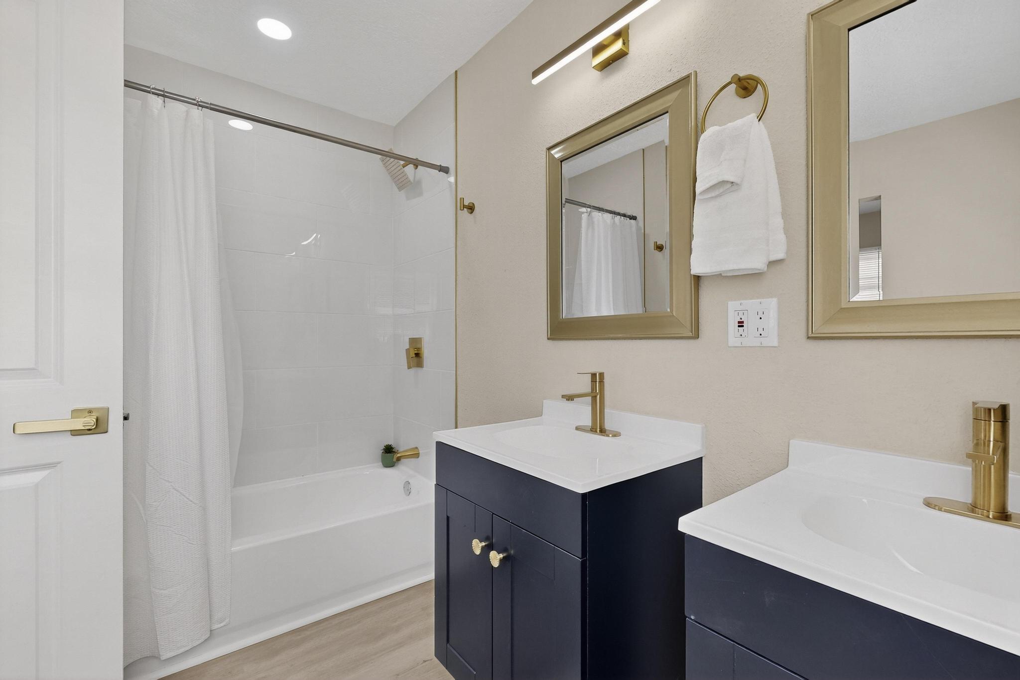 Photo 12 — 2805 Christine Street NE