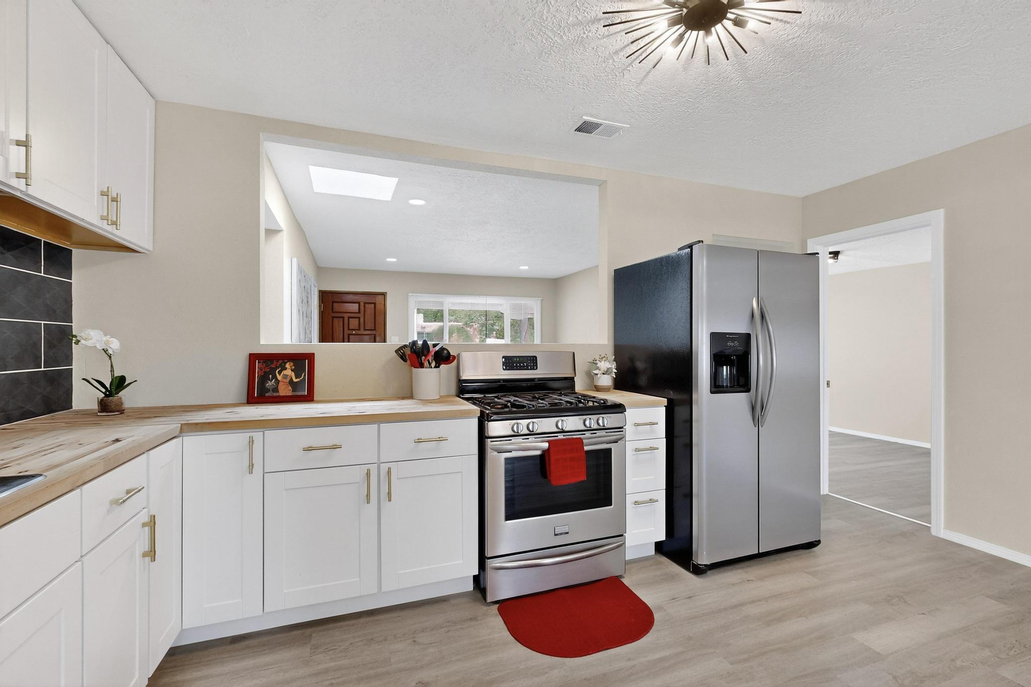 Photo 18 — 2805 Christine Street NE