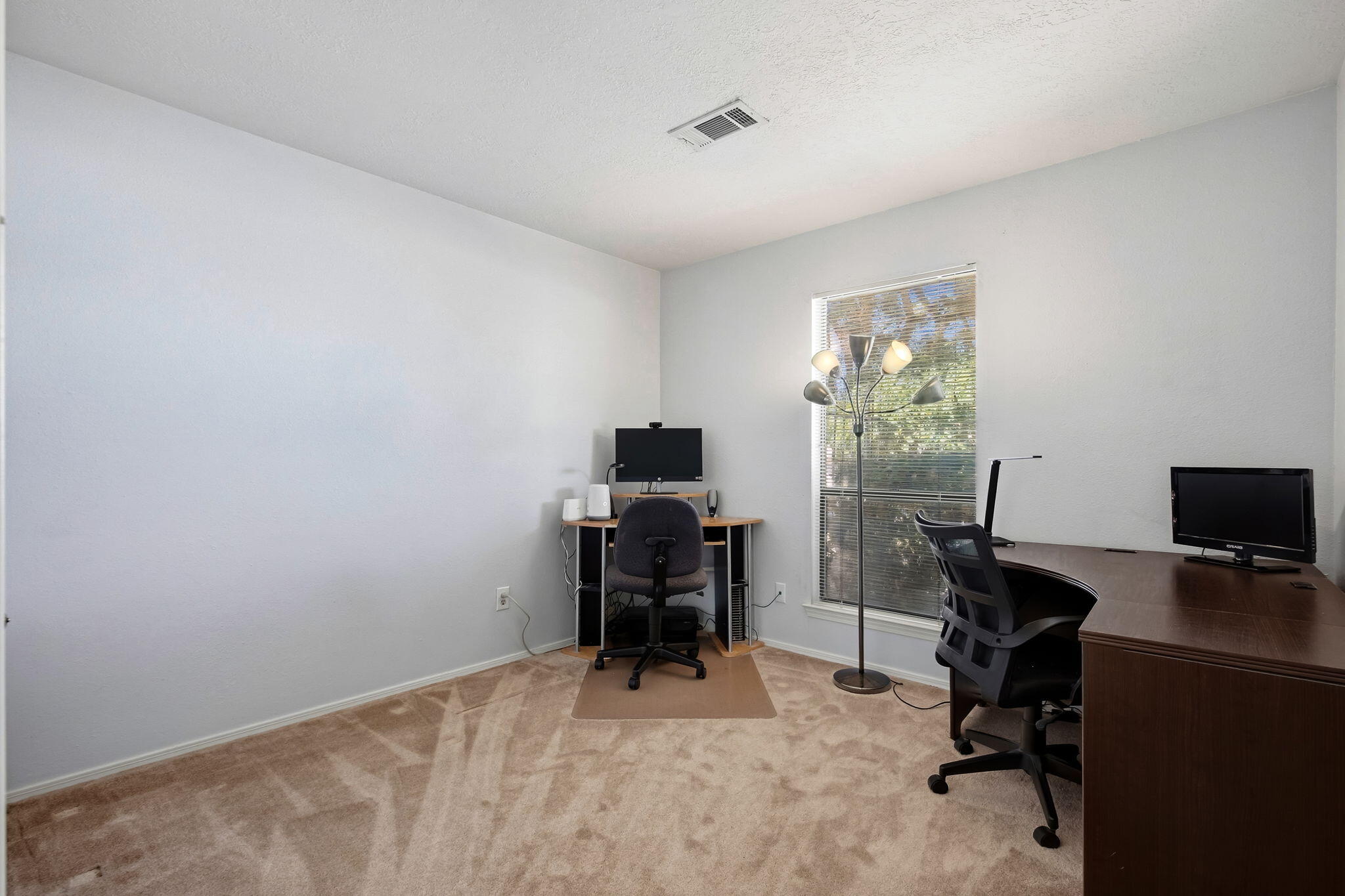 Photo 20 — 6712 Beck Drive NE