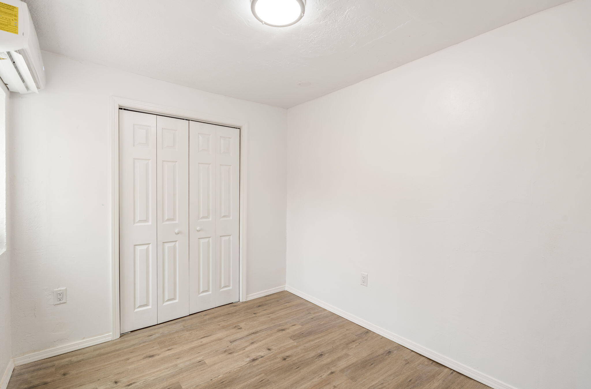 Photo 13 — 917 Edith Boulevard SE