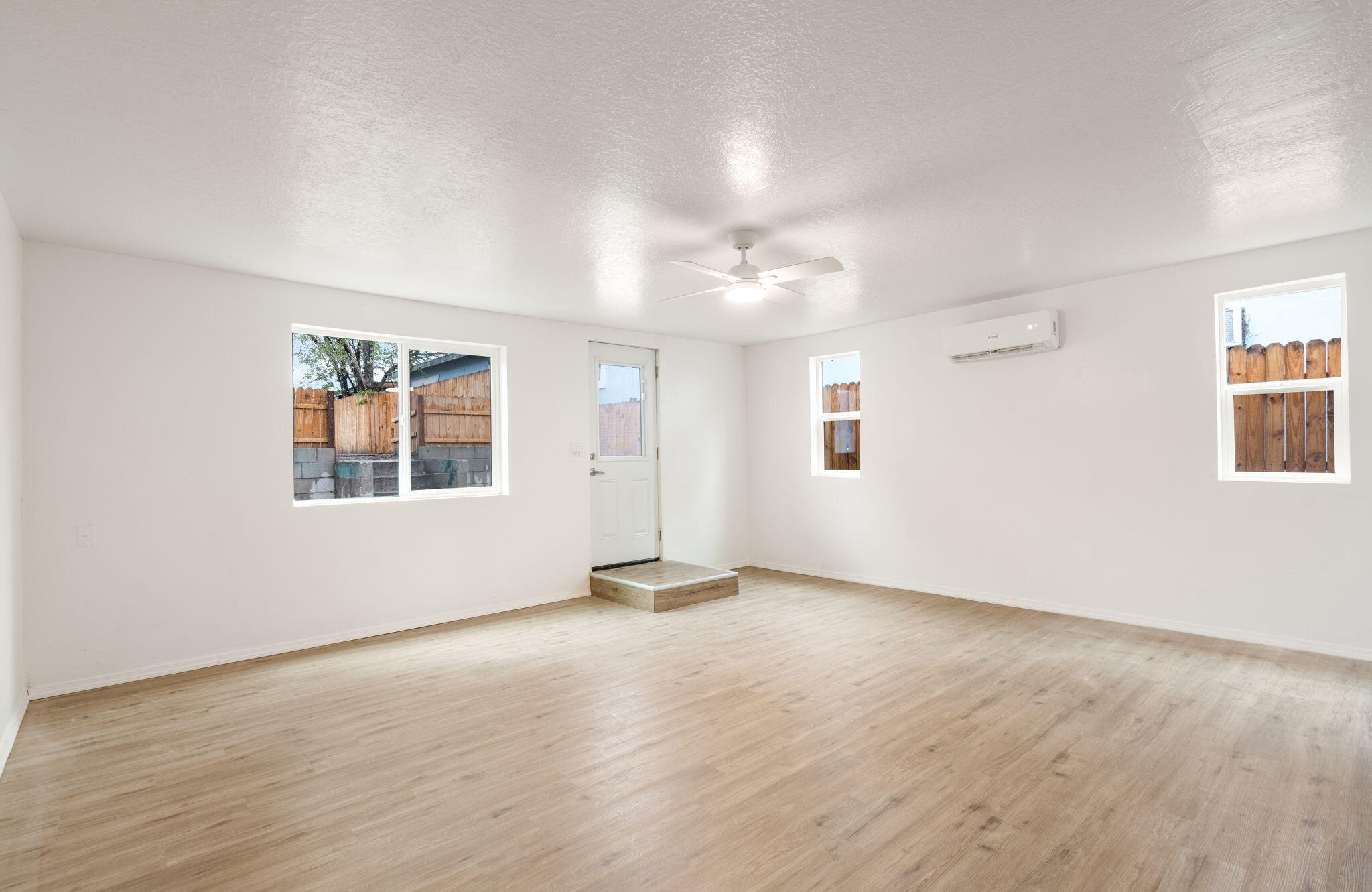 Photo 18 — 917 Edith Boulevard SE