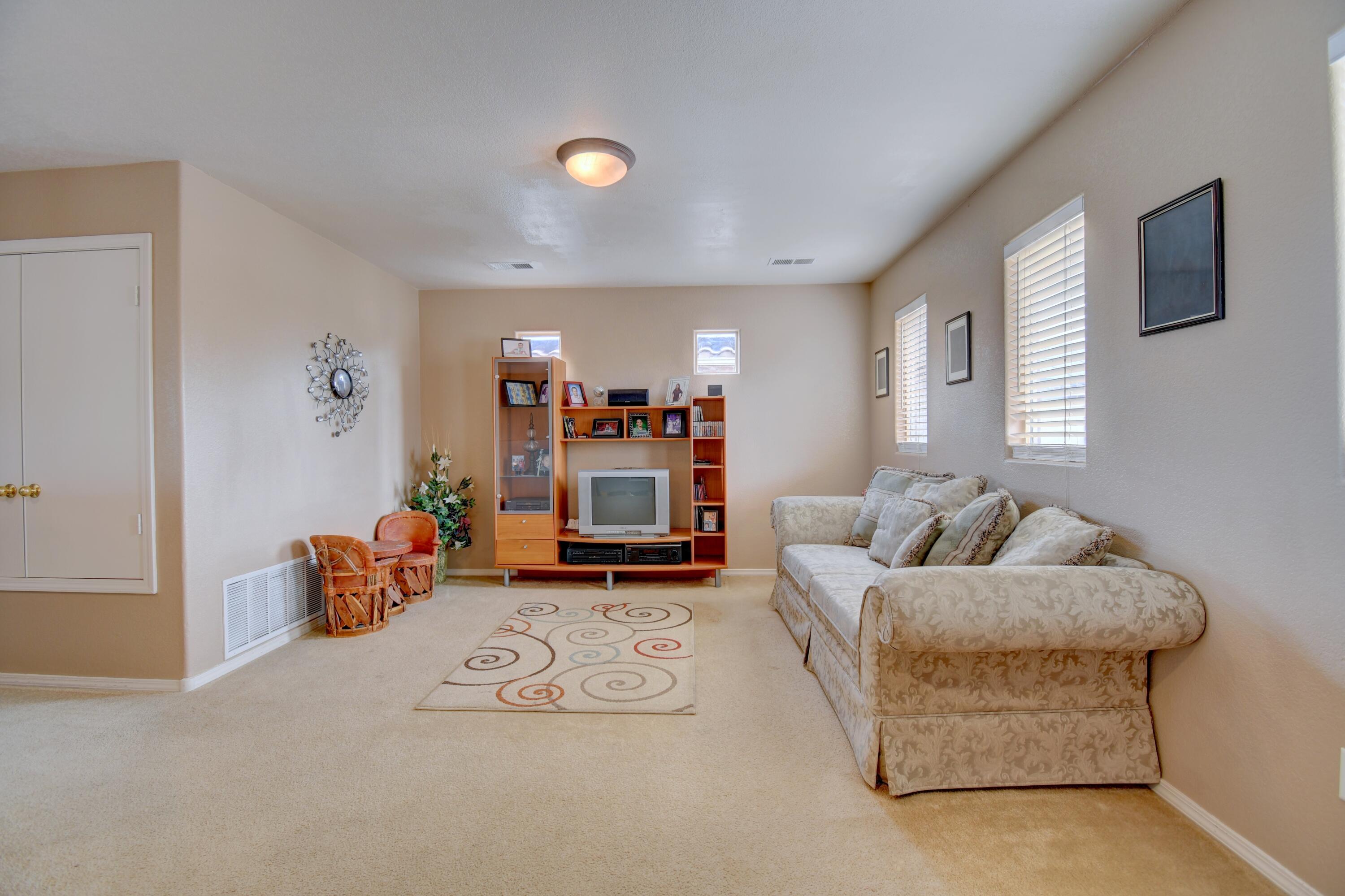 Photo 10 — 10439 Cantacielo Drive NW