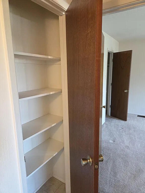 Photo 10 — 545 Berry Road NW