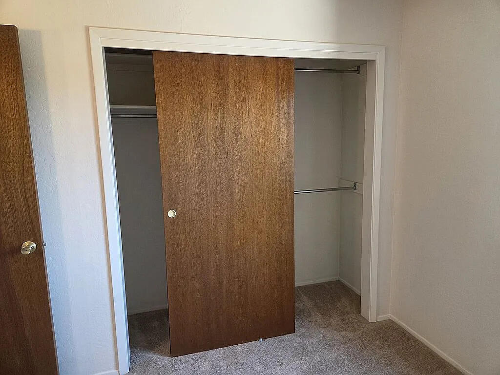 Photo 6 — 545 Berry Road NW