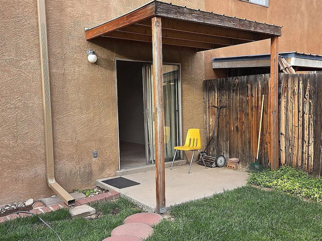 Photo 3 — 545 Berry Road NW