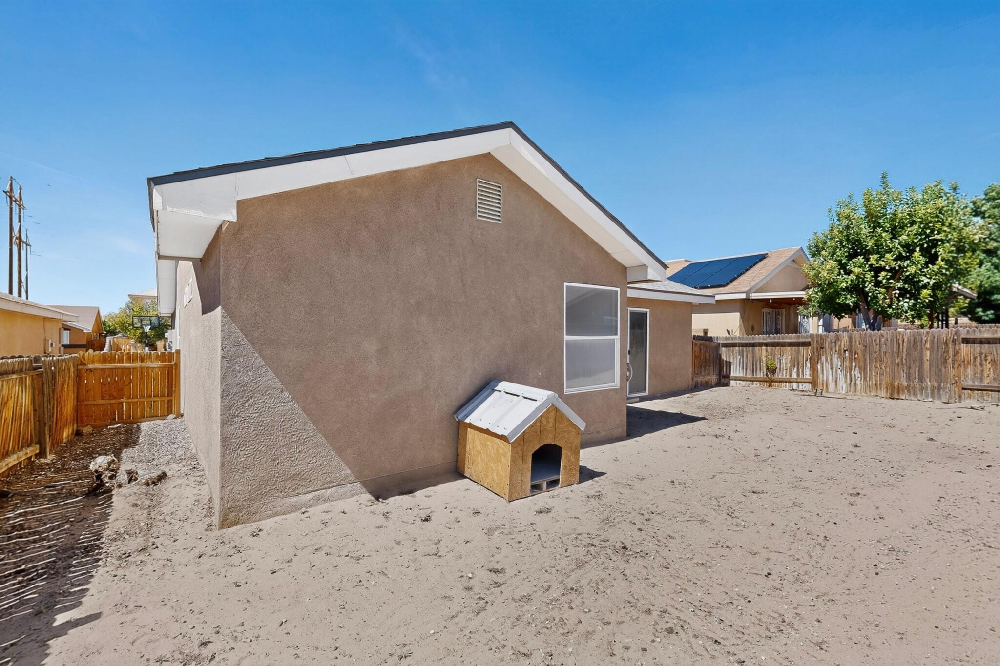 Photo 2 — 2756 Butch Cassidy Drive SW