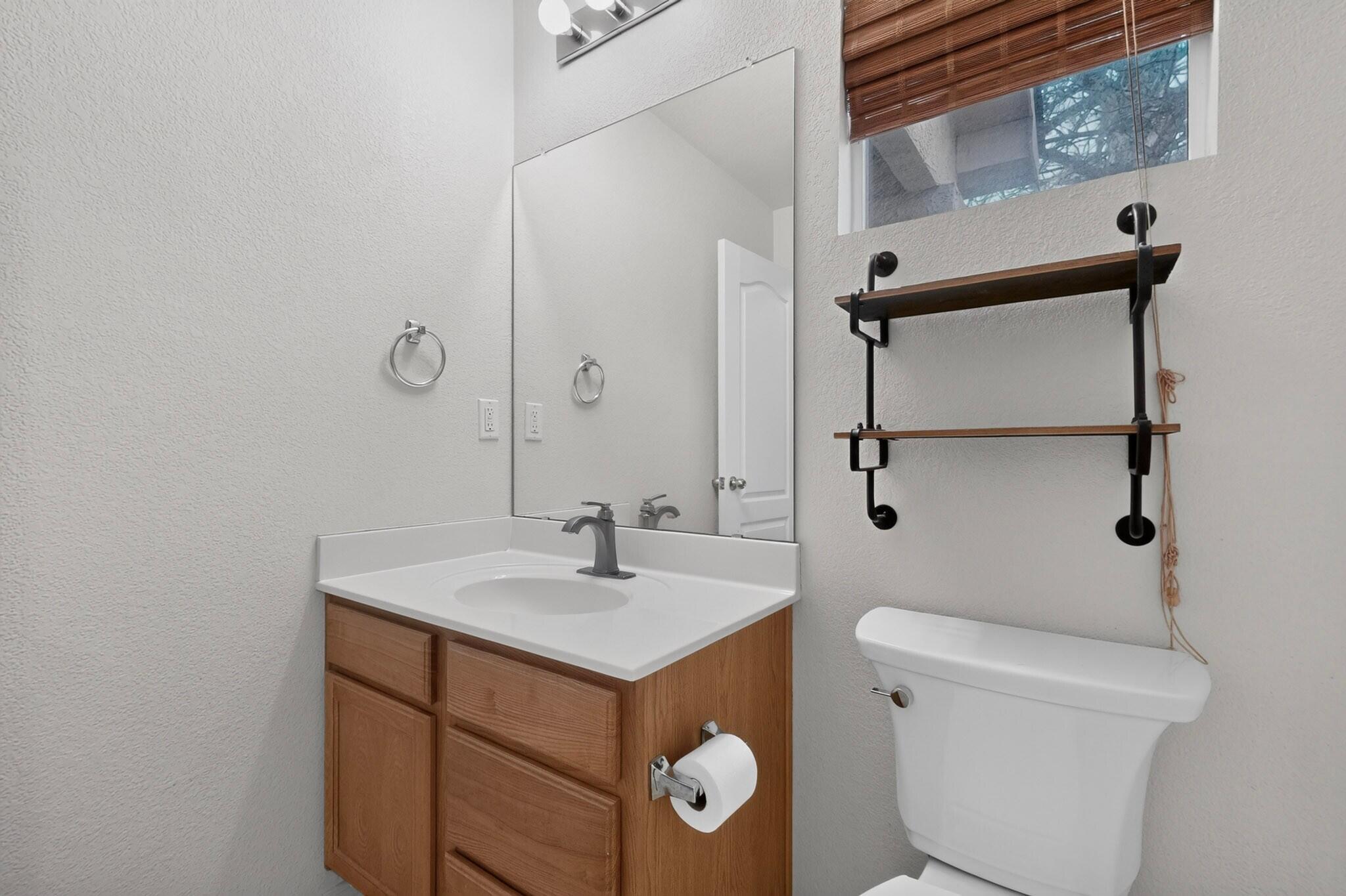 Photo 18 — 617 Sunny Meadows Drive NE