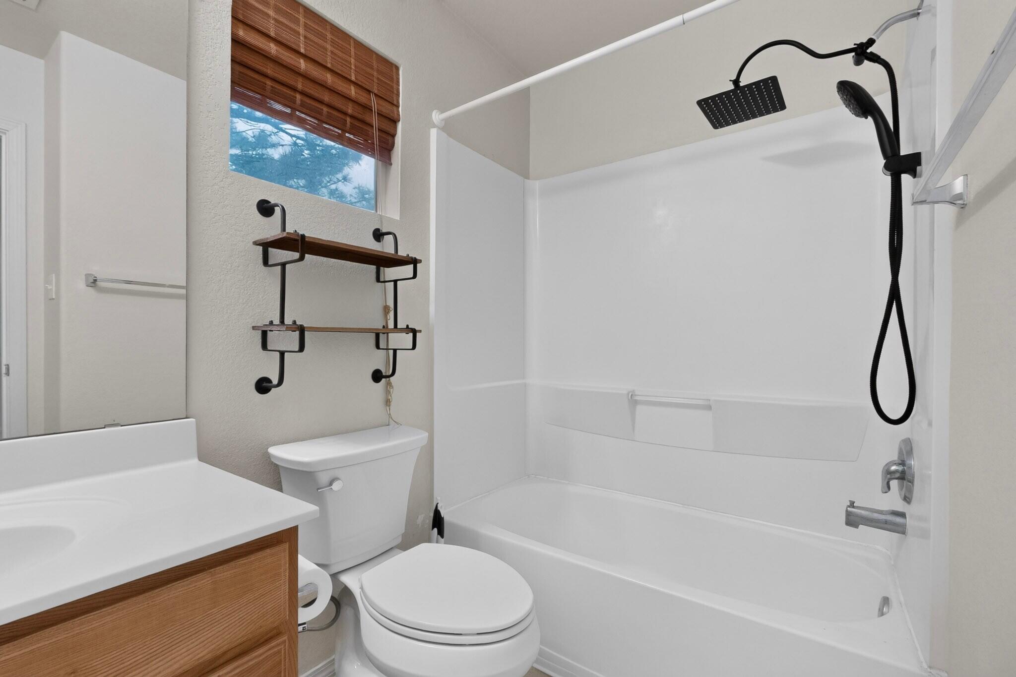 Photo 17 — 617 Sunny Meadows Drive NE