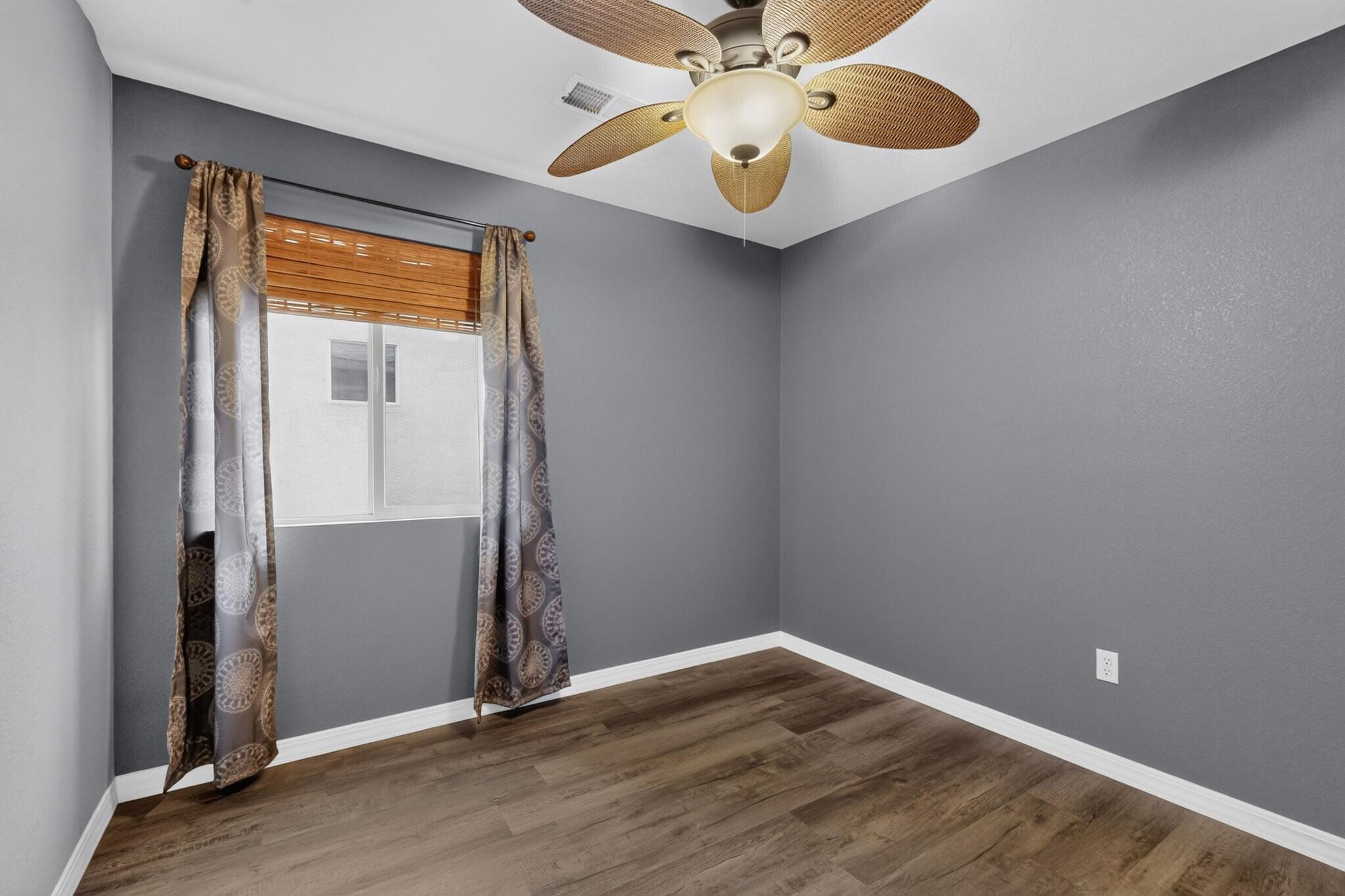 Photo 16 — 617 Sunny Meadows Drive NE