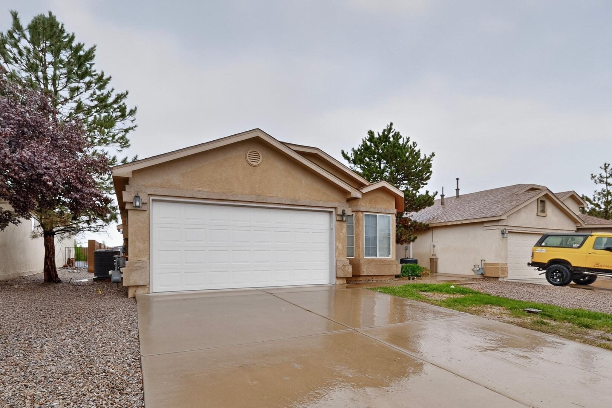 Photo 5 — 617 Sunny Meadows Drive NE