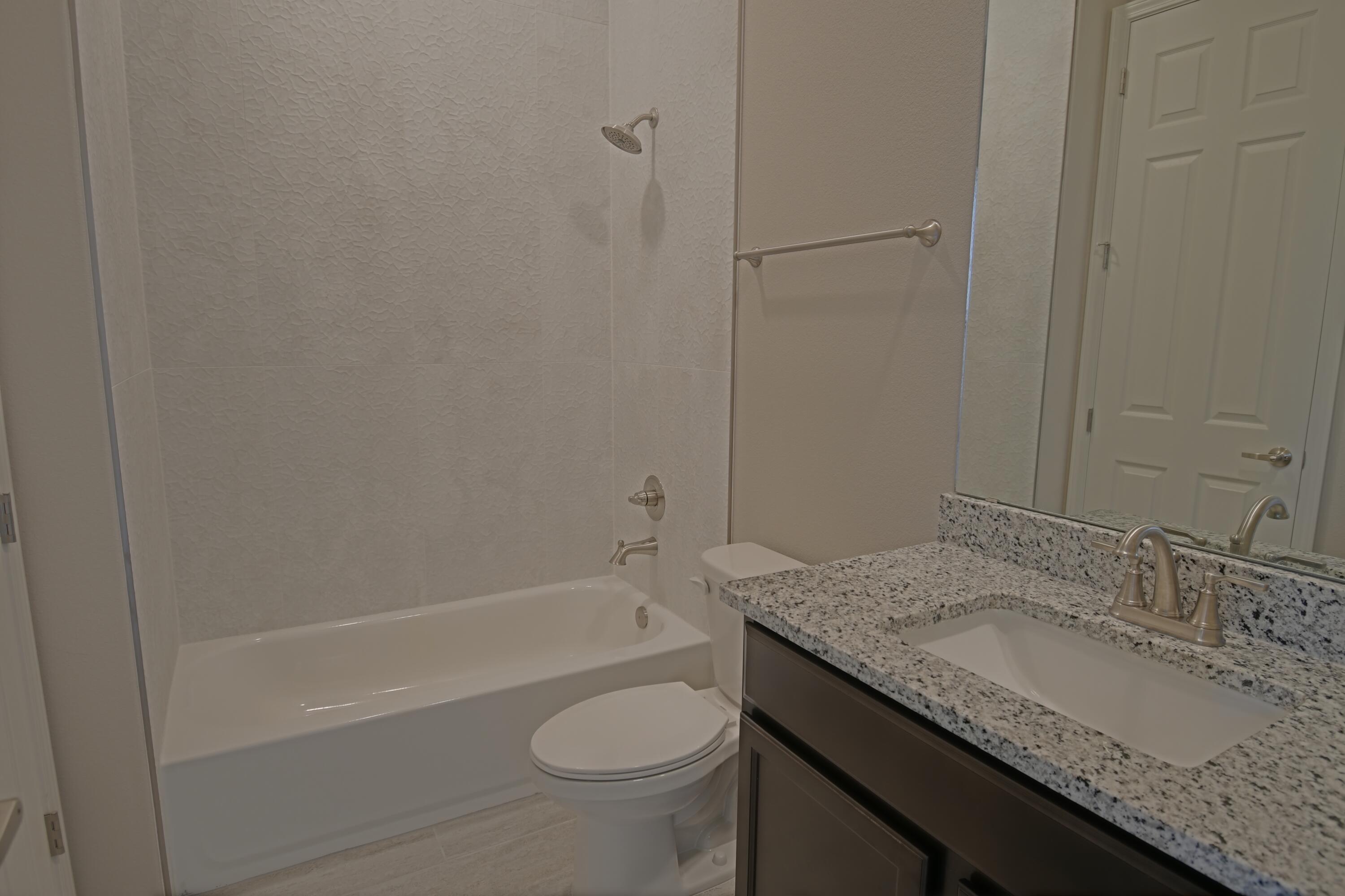 Photo 18 — 5413 E Village Avenue NE