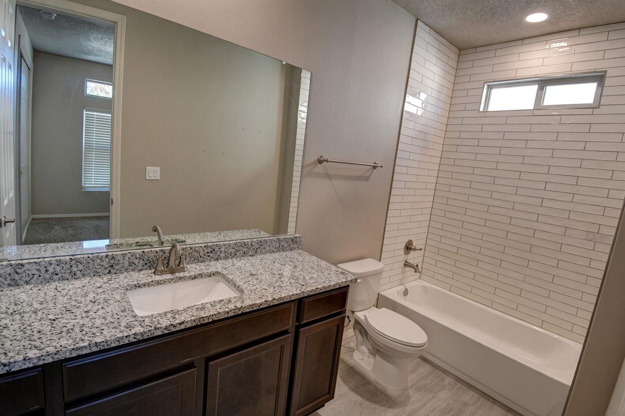 Photo 8 — 5413 E Village Avenue NE