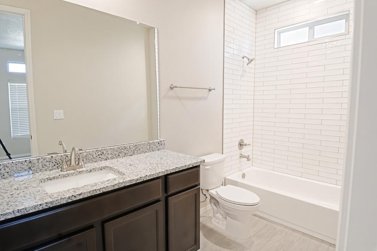 Photo 17 — 5413 E Village Avenue NE