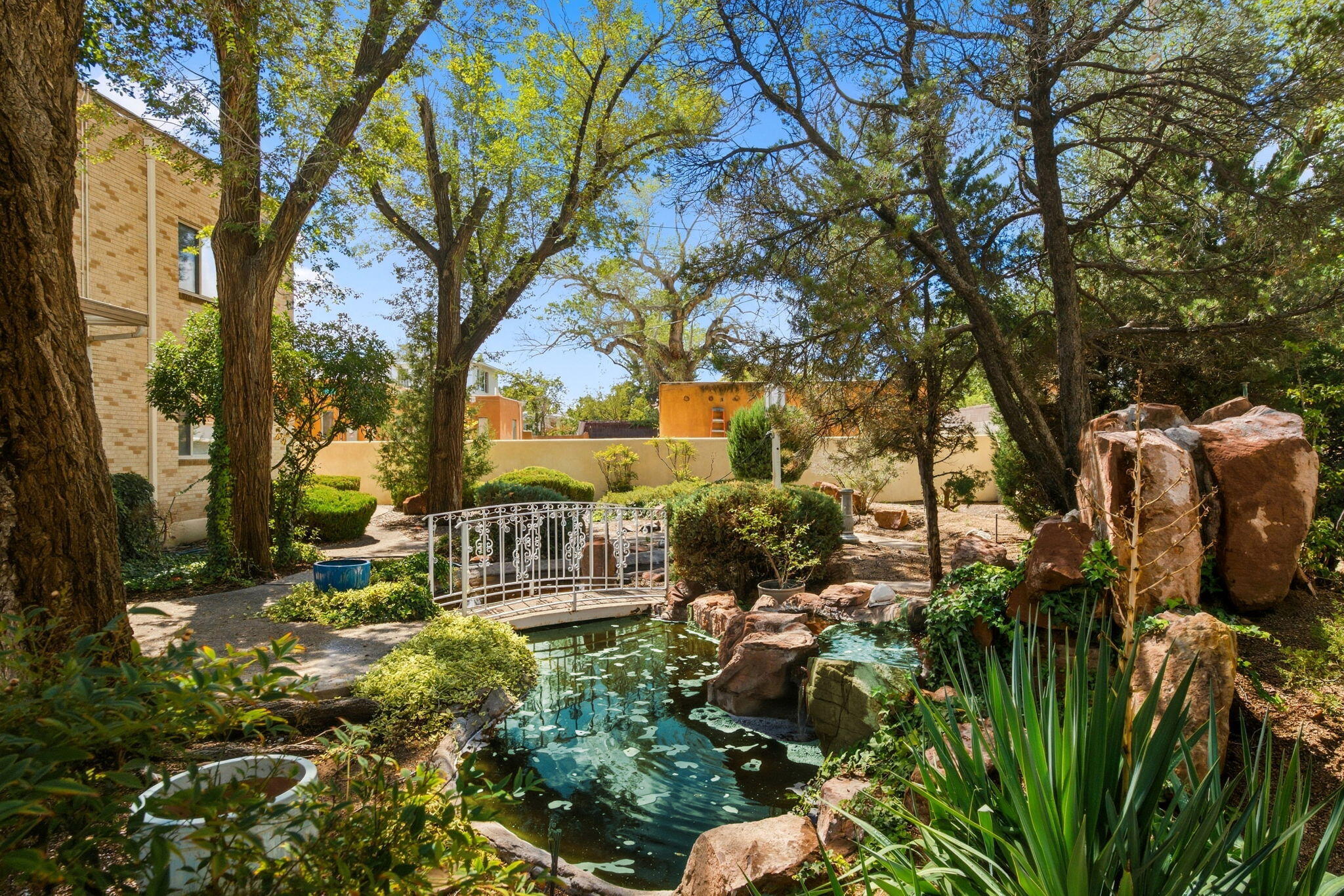 Photo 3 — 309 Hermosa Drive SE