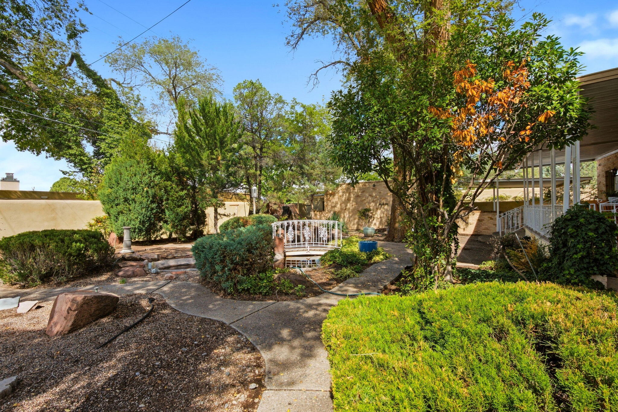 Photo 7 — 309 Hermosa Drive SE