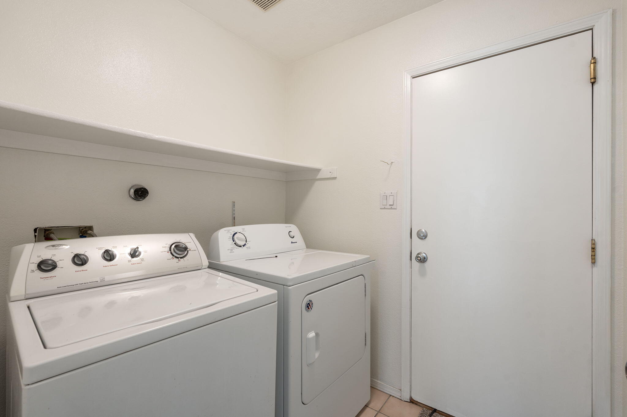 Photo 10 — 5304 Bandelier Drive NW