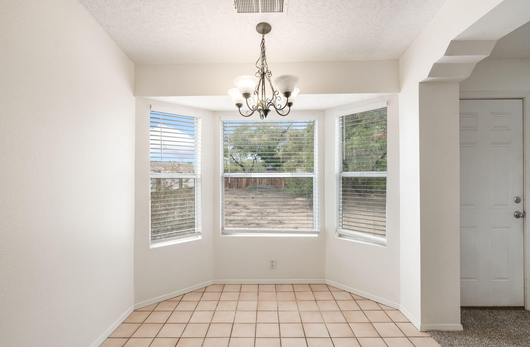 Photo 16 — 5304 Bandelier Drive NW