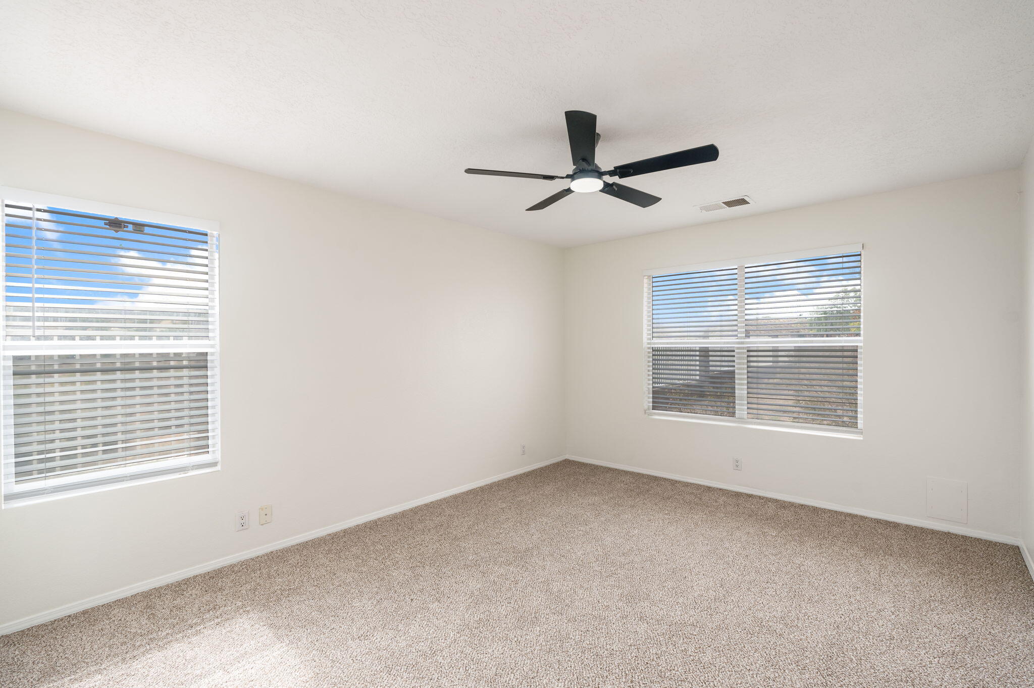 Photo 17 — 5304 Bandelier Drive NW