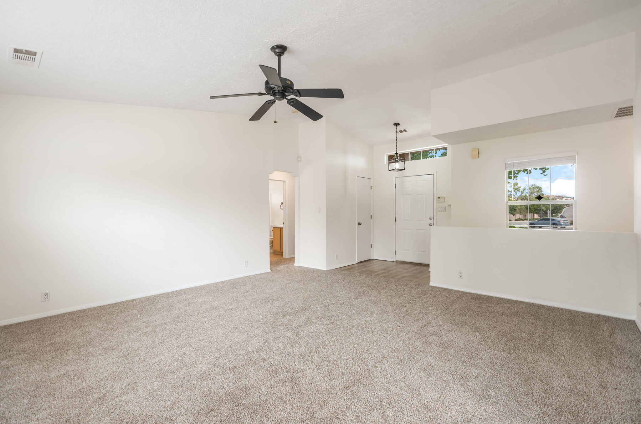 Photo 7 — 5304 Bandelier Drive NW