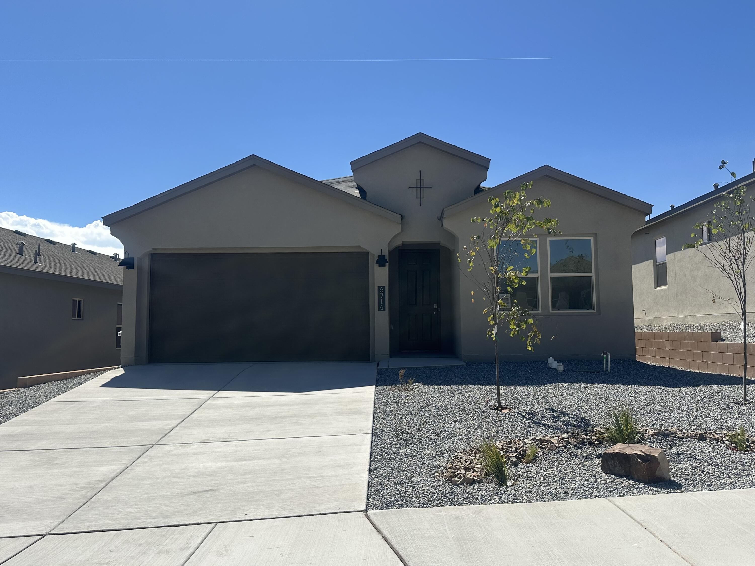 Photo 18 — 6726 Clayton Drive NE