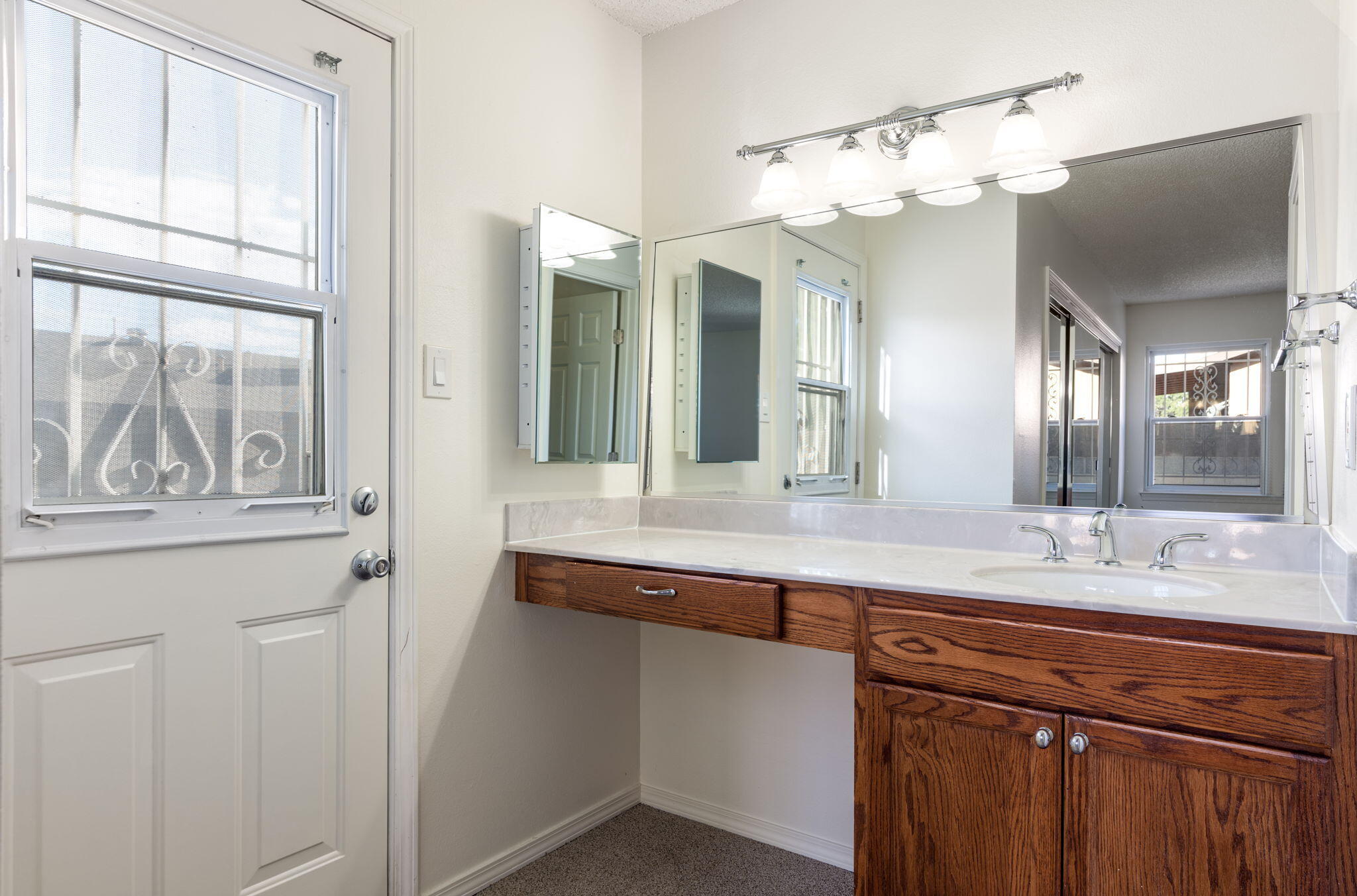 Photo 9 — 6116 Cuesta Place NW