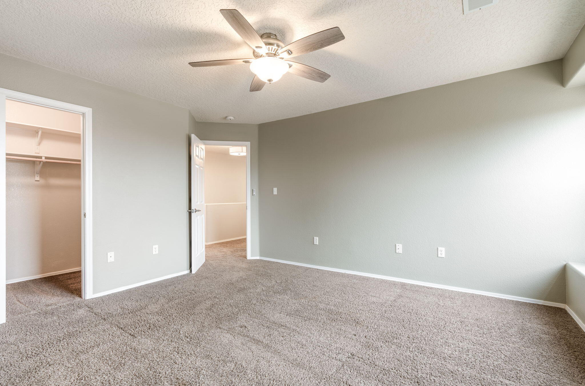 Photo 13 — 1060 Capitan Street NW