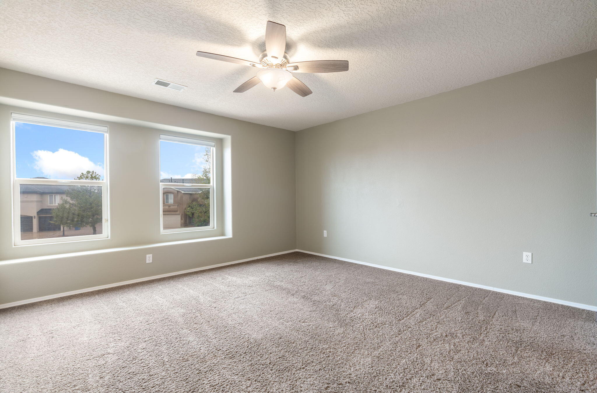 Photo 9 — 1060 Capitan Street NW