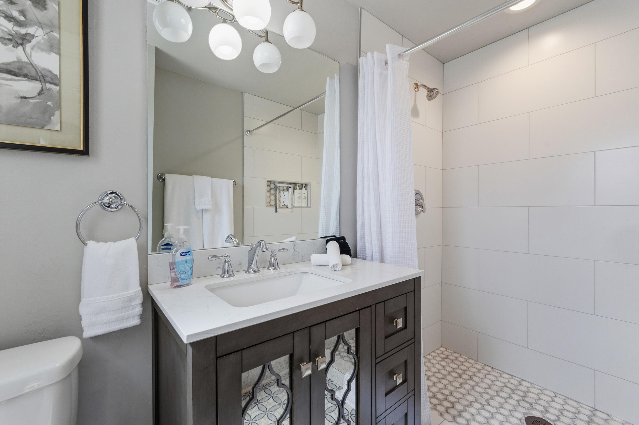 Photo 14 — 1812 Silver Avenue SE