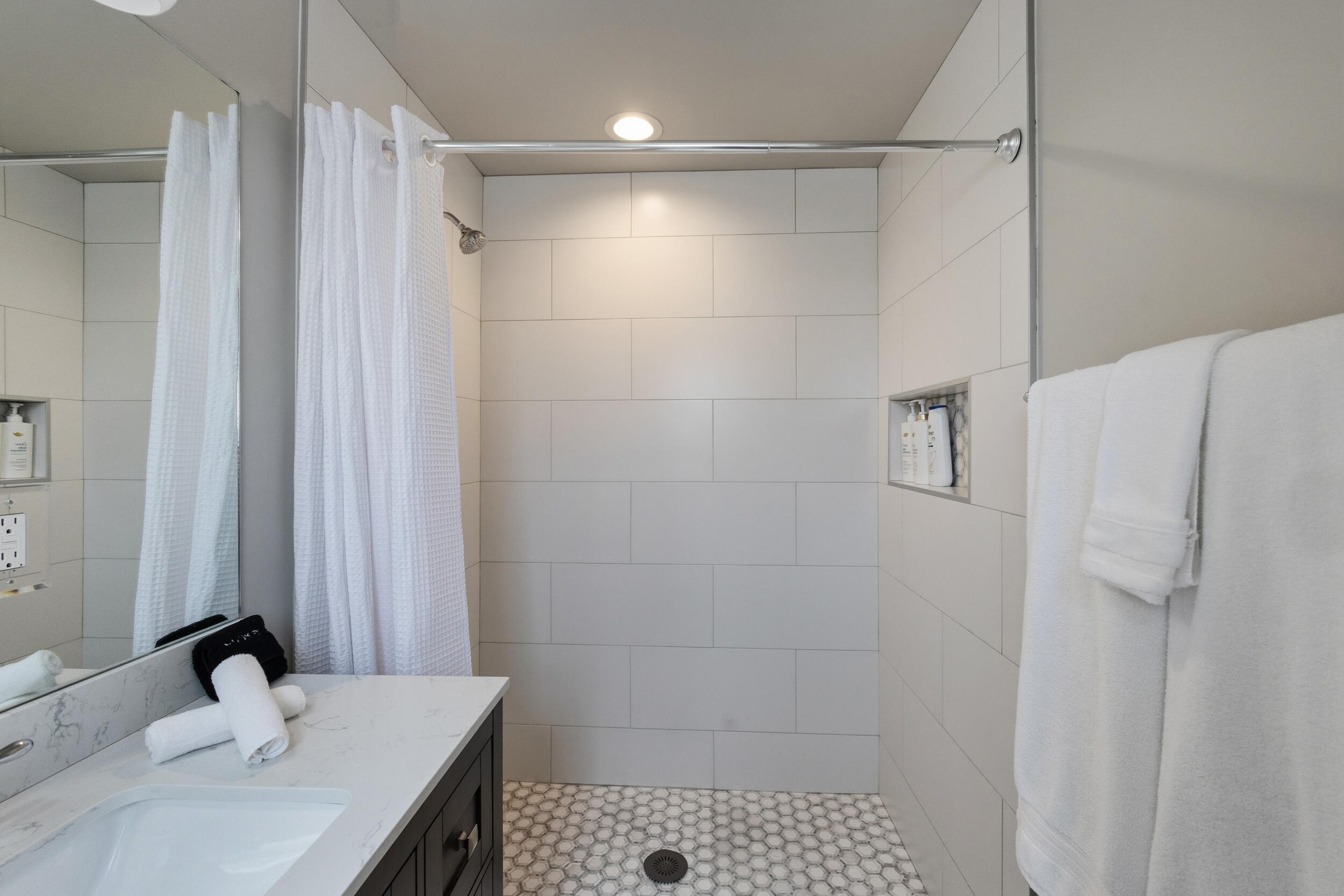 Photo 12 — 1812 Silver Avenue SE