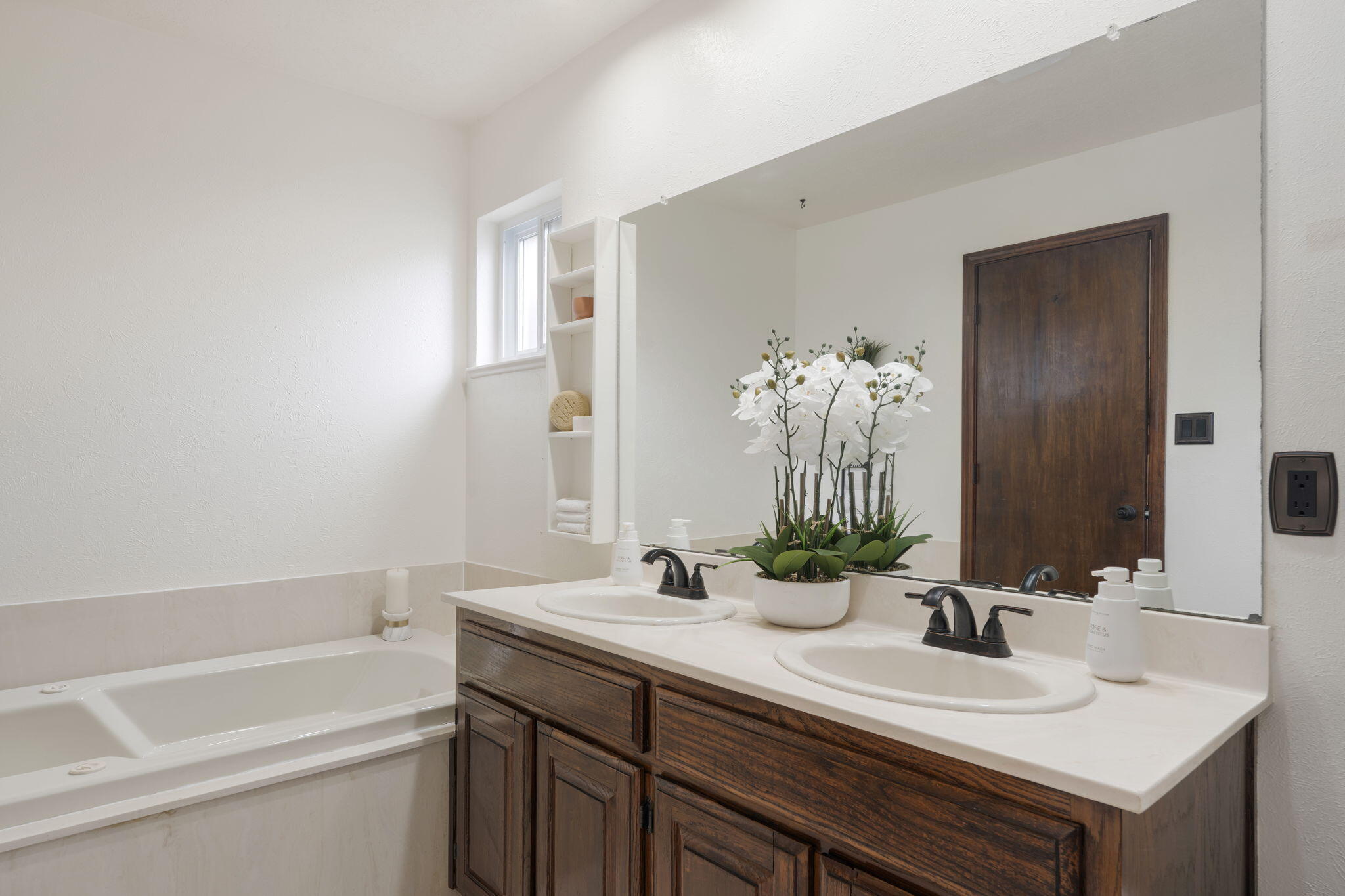 Photo 15 — 9311 Freedom Way NE